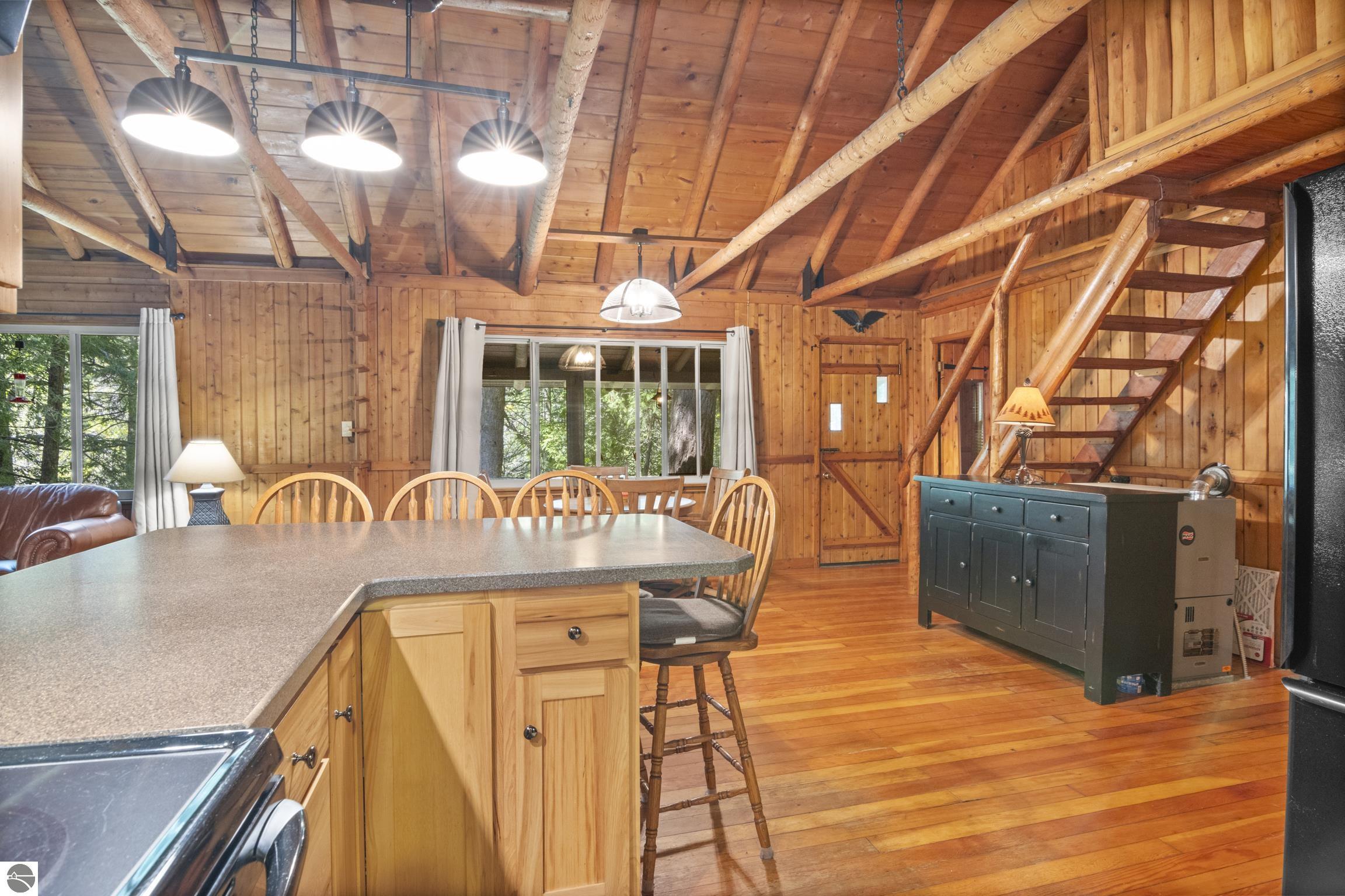 15300 Roaring Brook