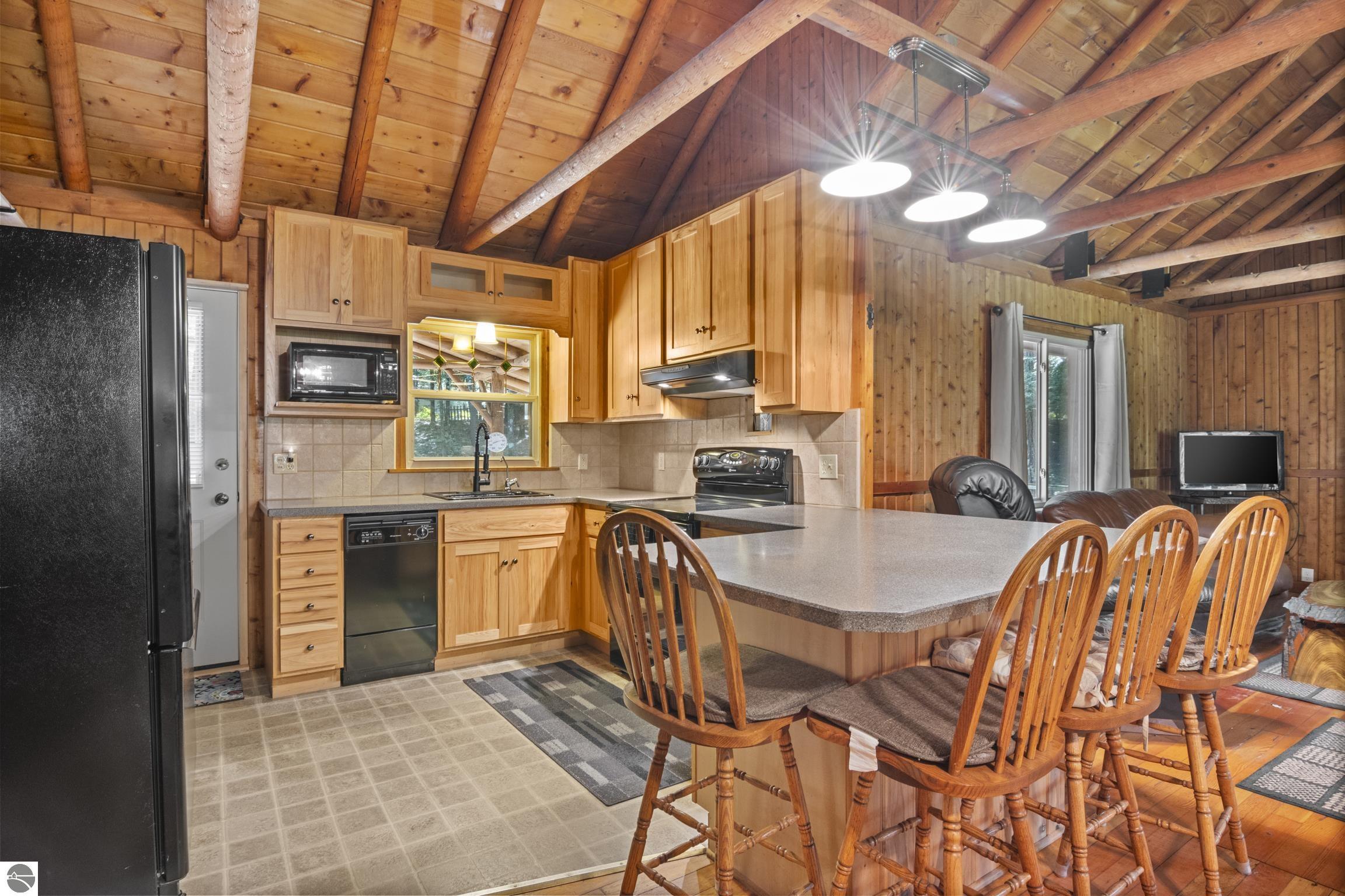 15300 Roaring Brook