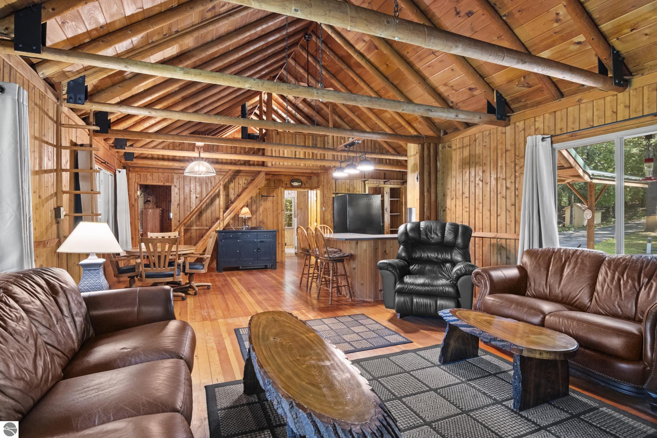 15300 Roaring Brook