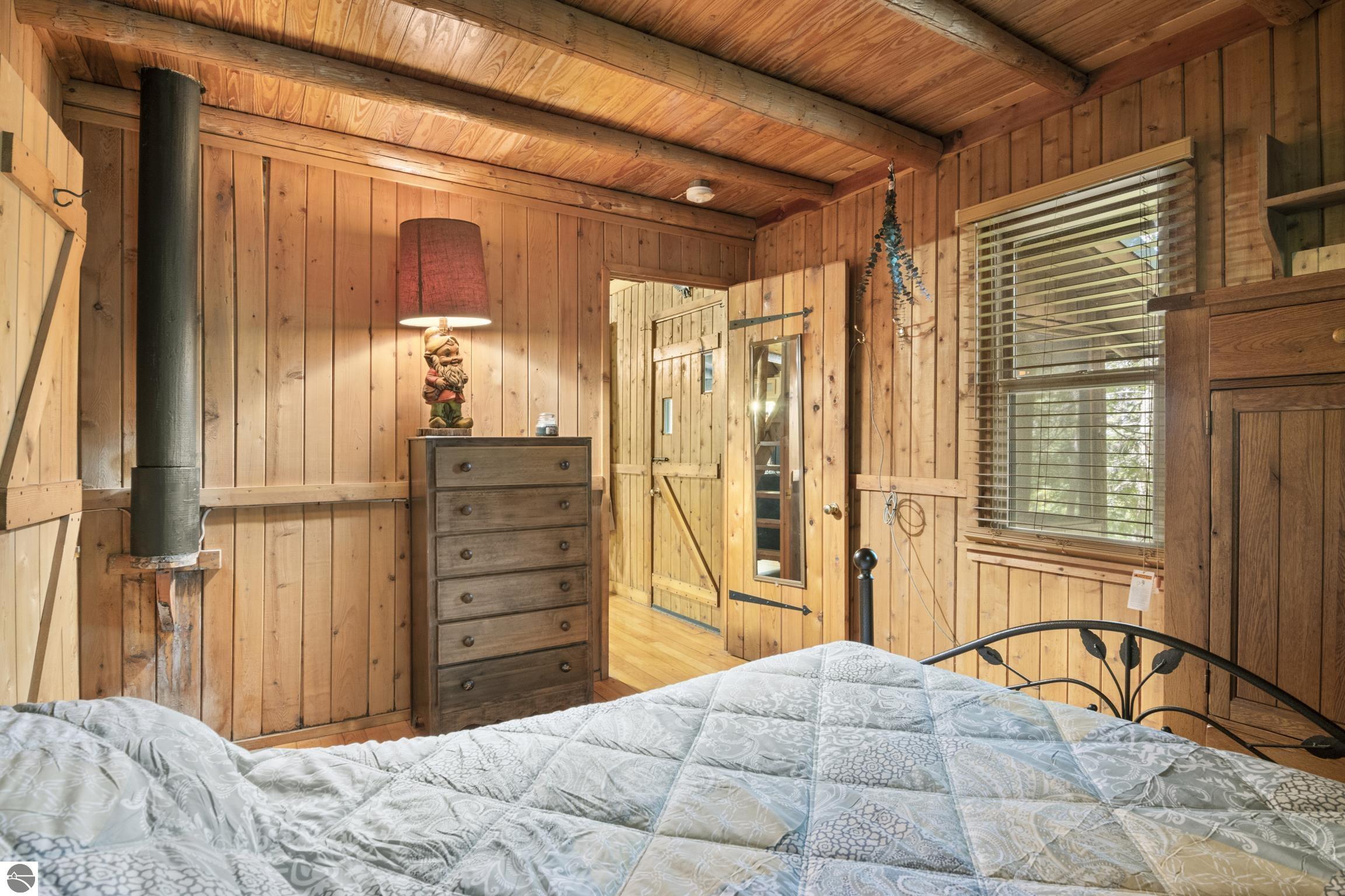 15300 Roaring Brook