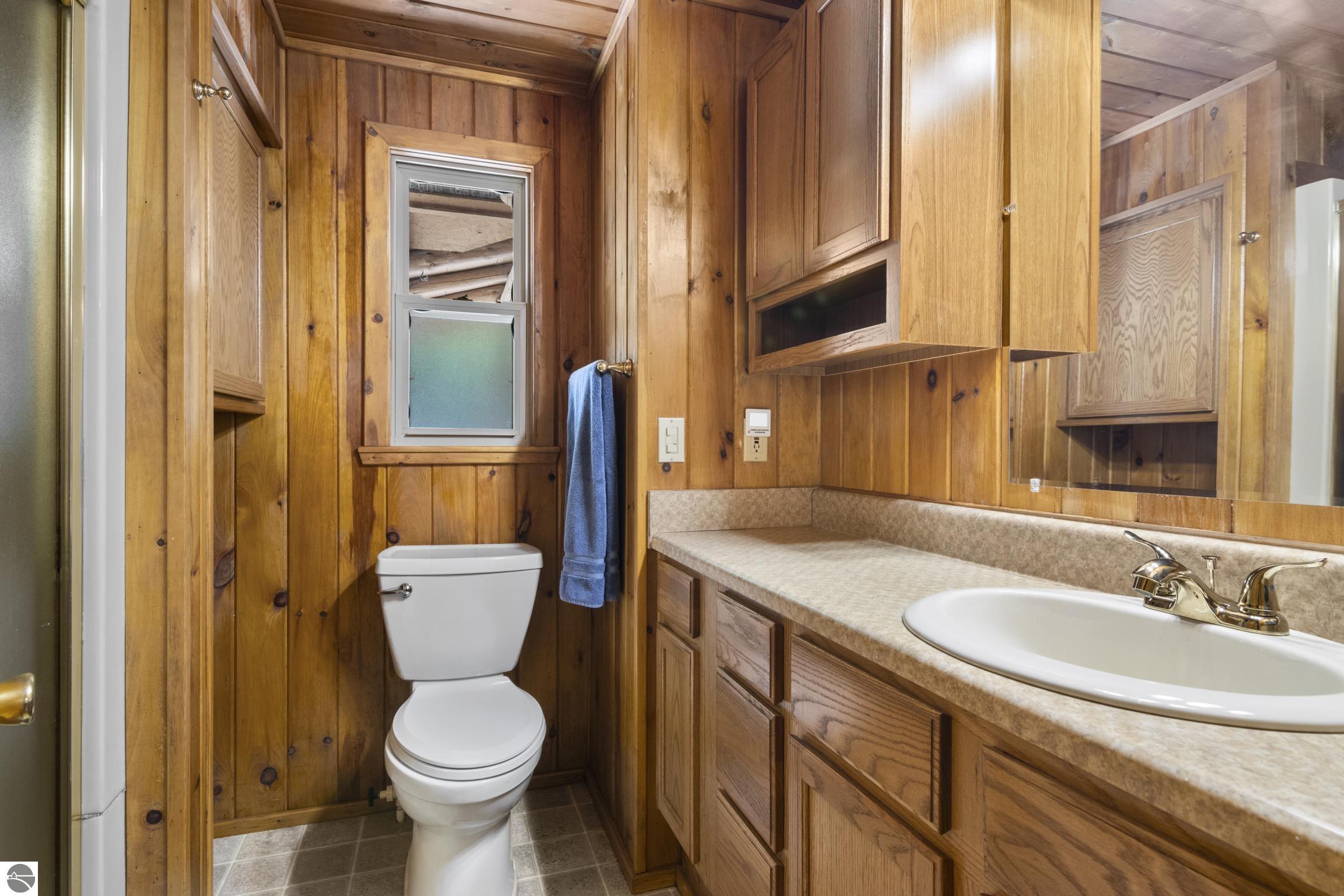 15300 Roaring Brook
