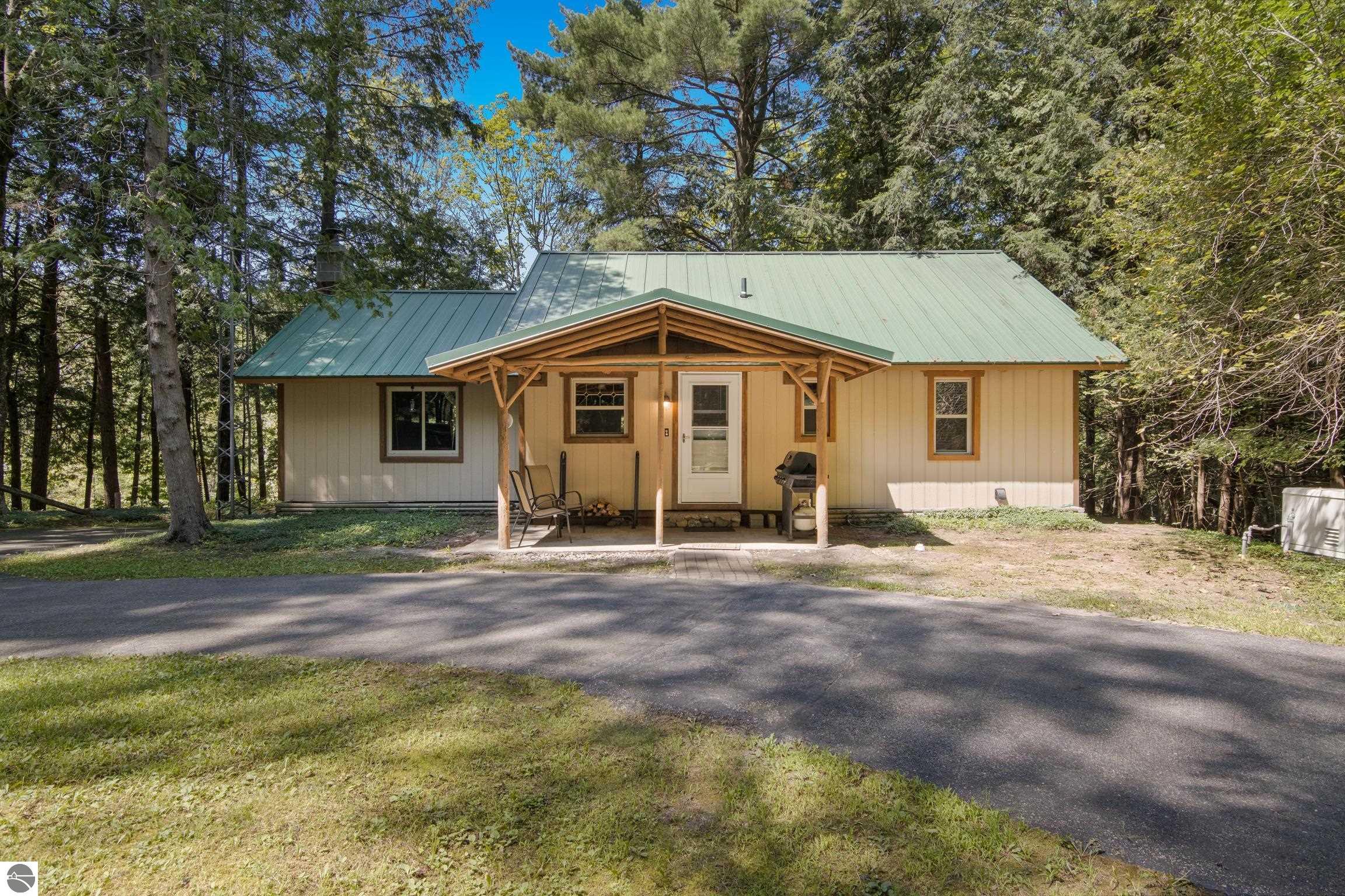 15300 Roaring Brook