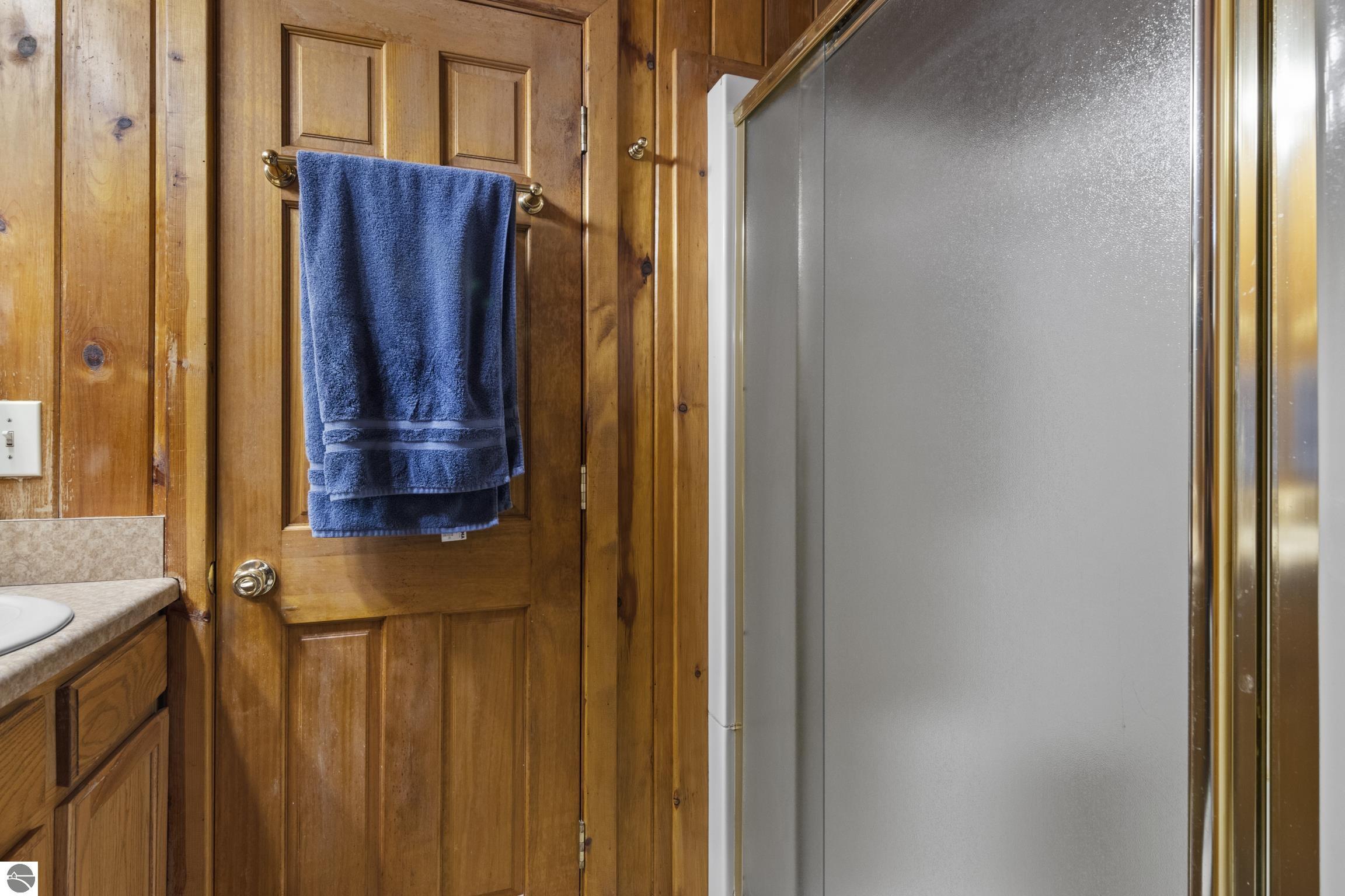 15300 Roaring Brook