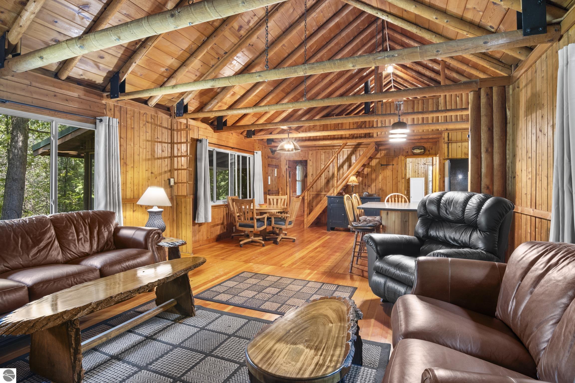 15300 Roaring Brook