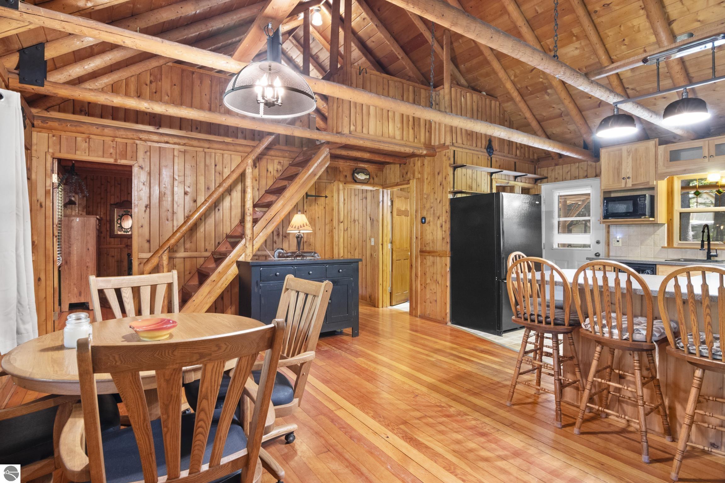 15300 Roaring Brook