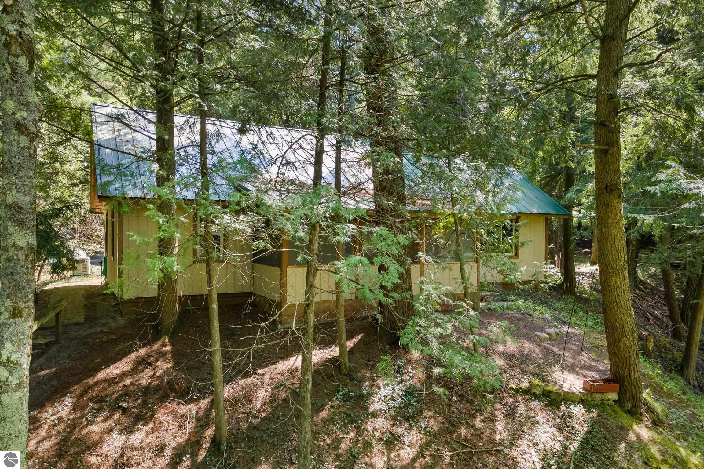 15300 Roaring Brook