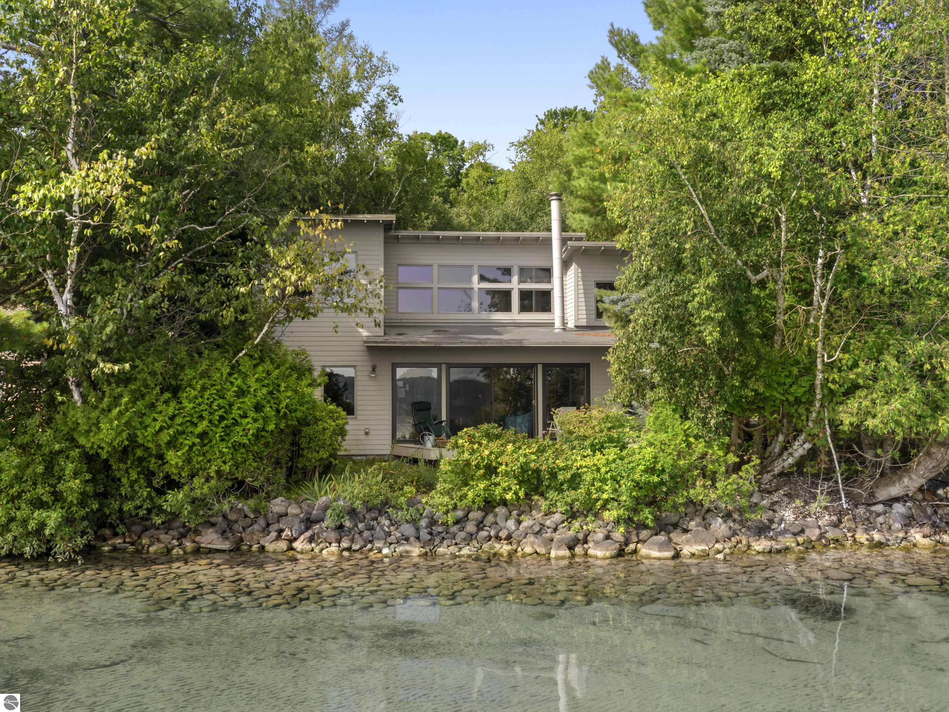 2678 E South Shore Drive