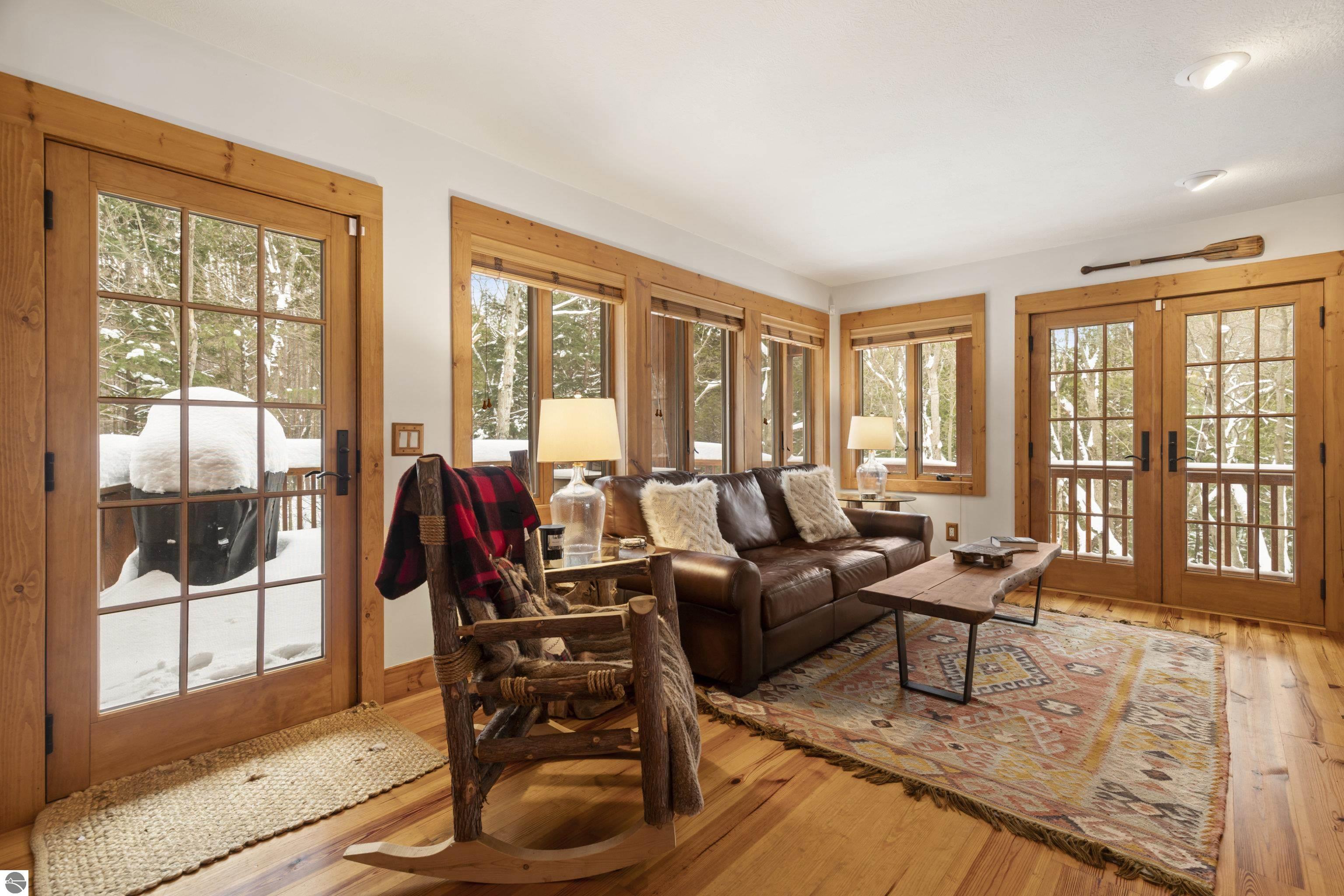 18396 Pine Ridge Way