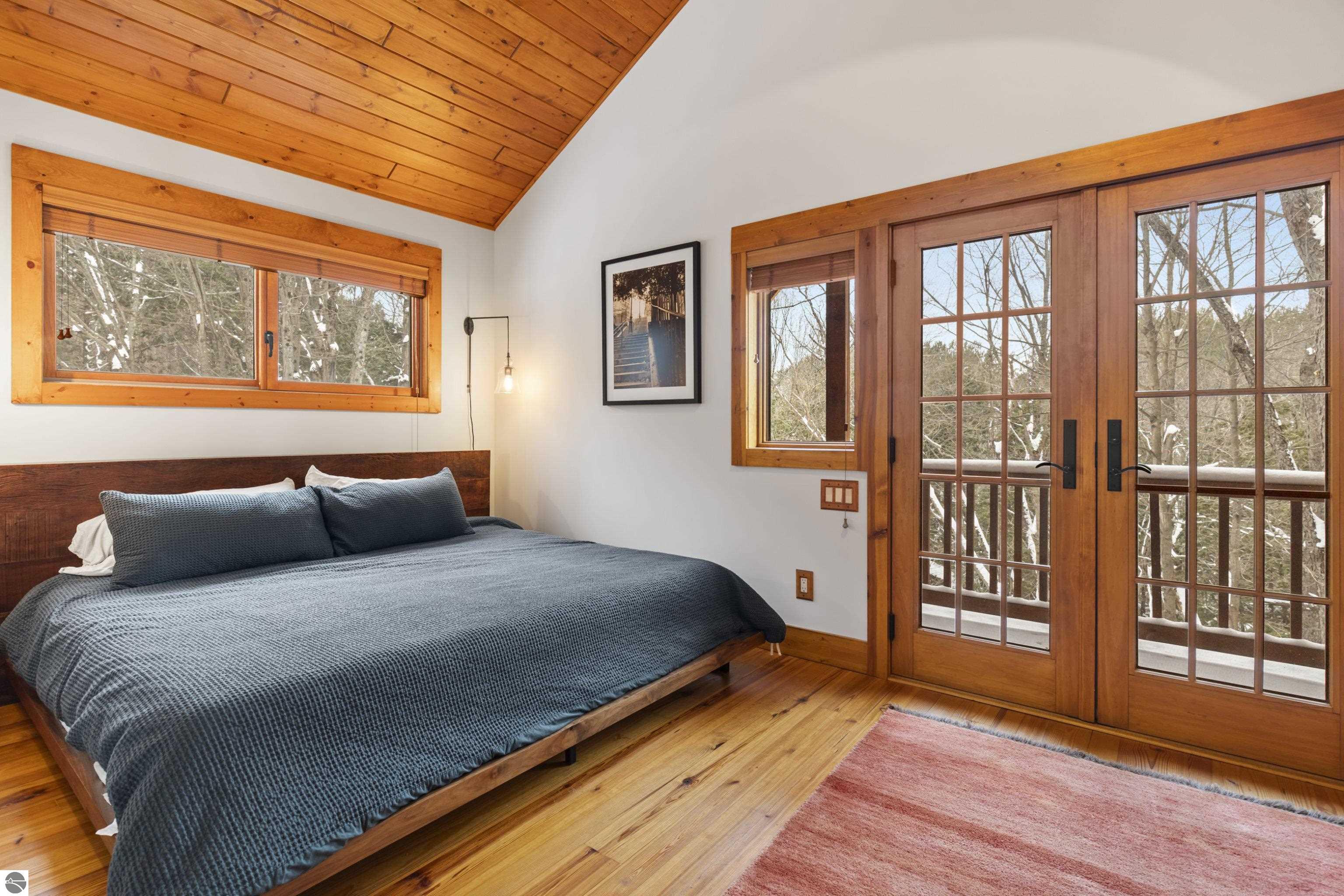 18396 Pine Ridge Way