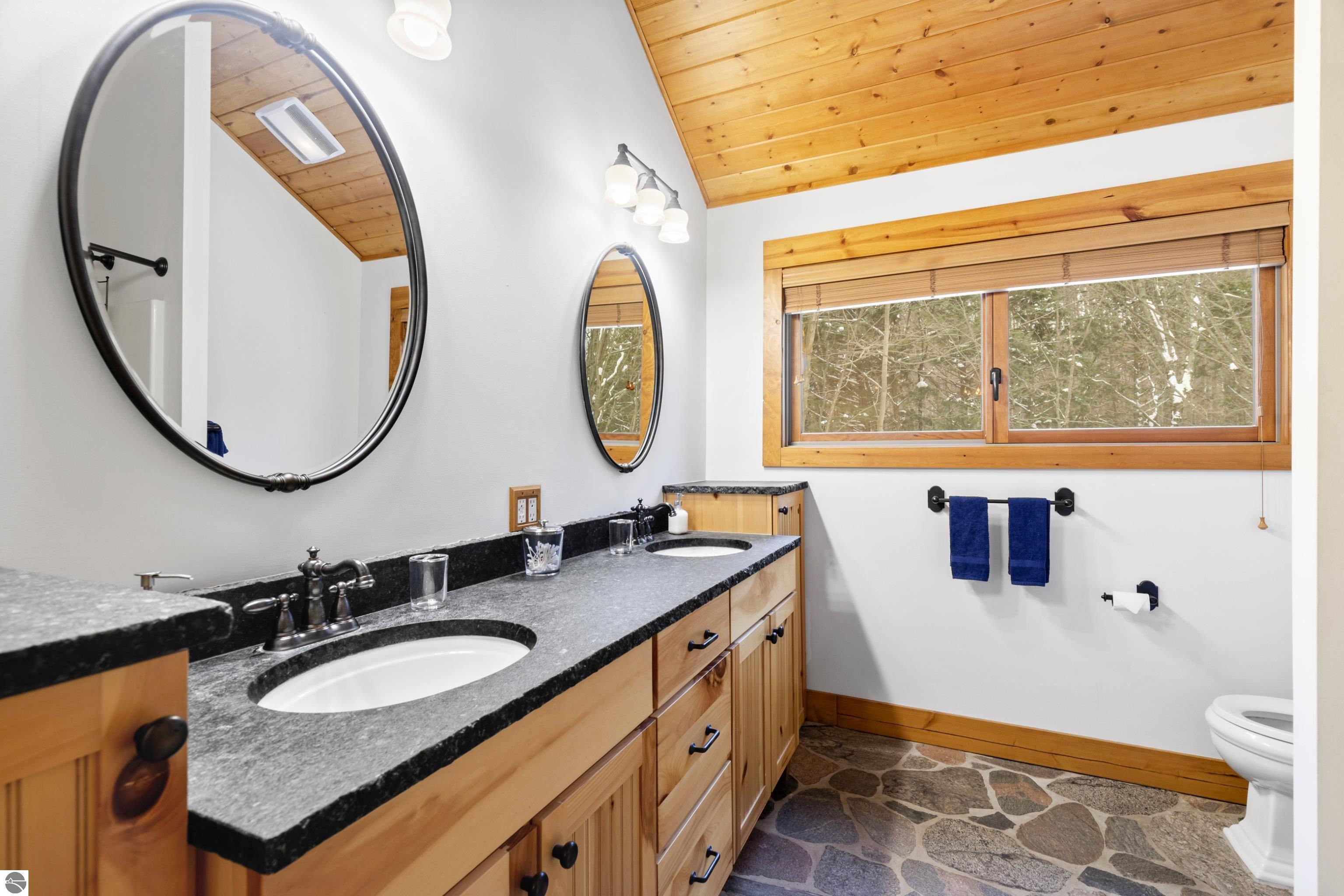 18396 Pine Ridge Way