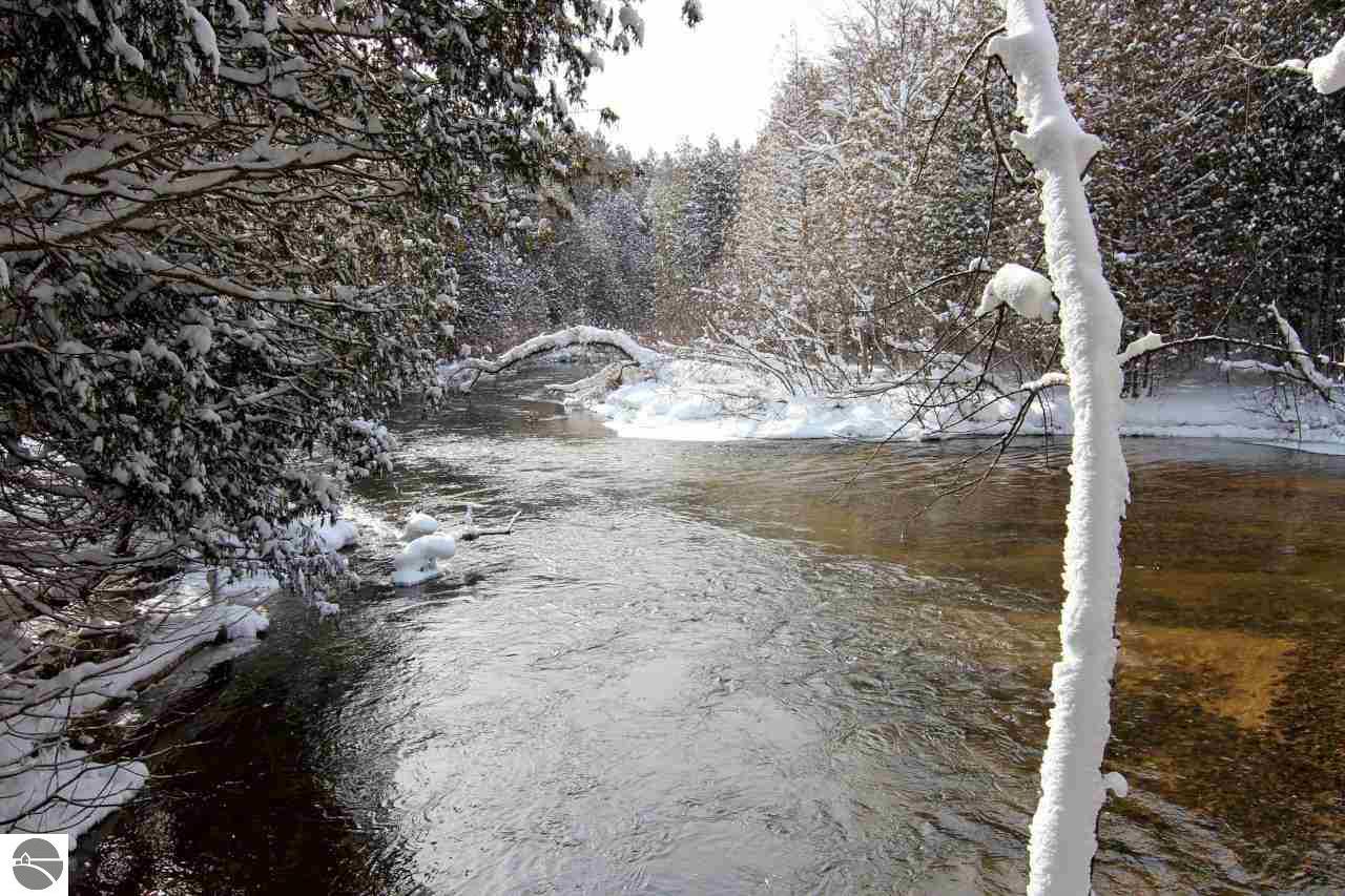 18396 Pine Ridge Way