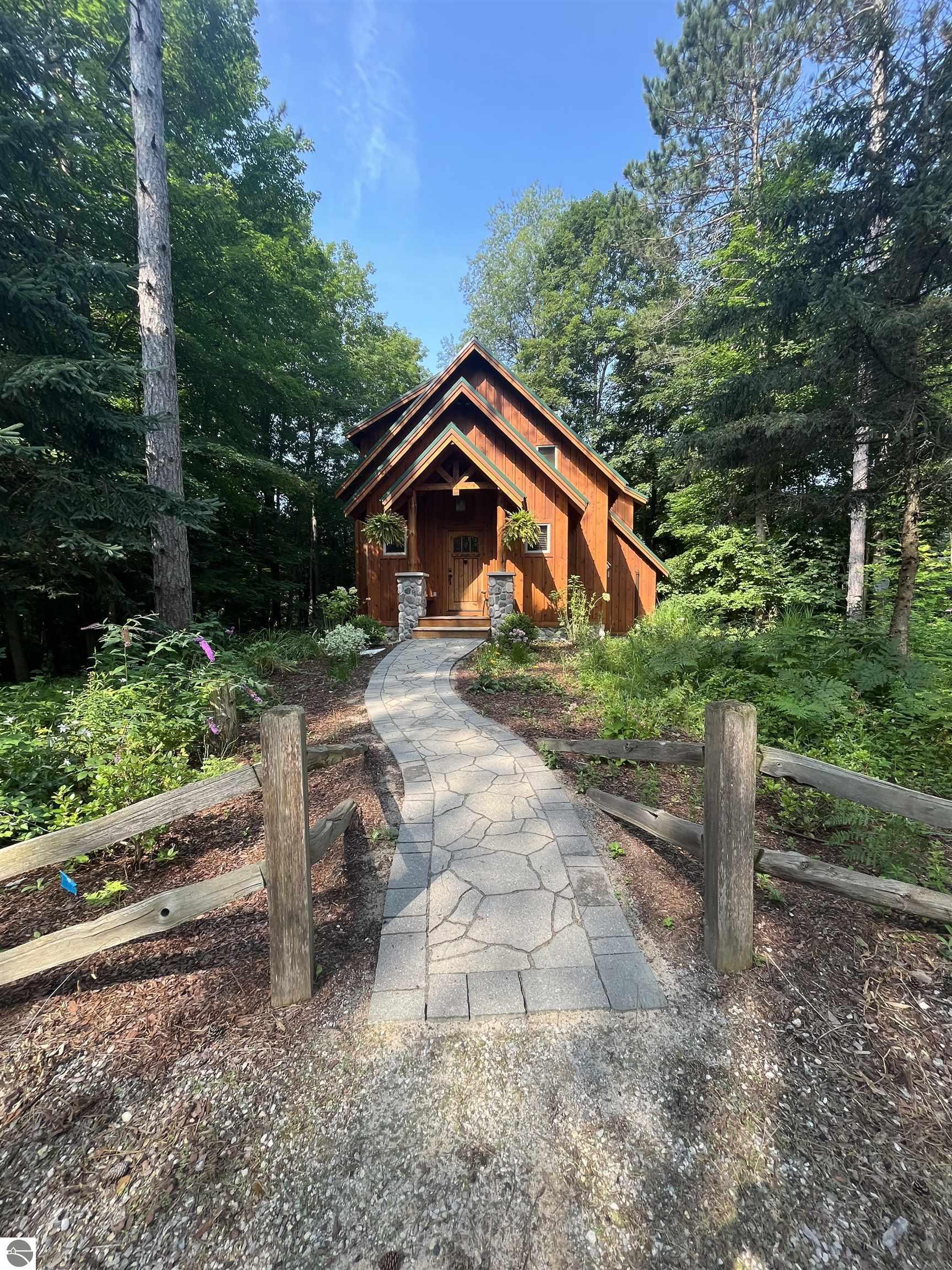 18396 Pine Ridge Way