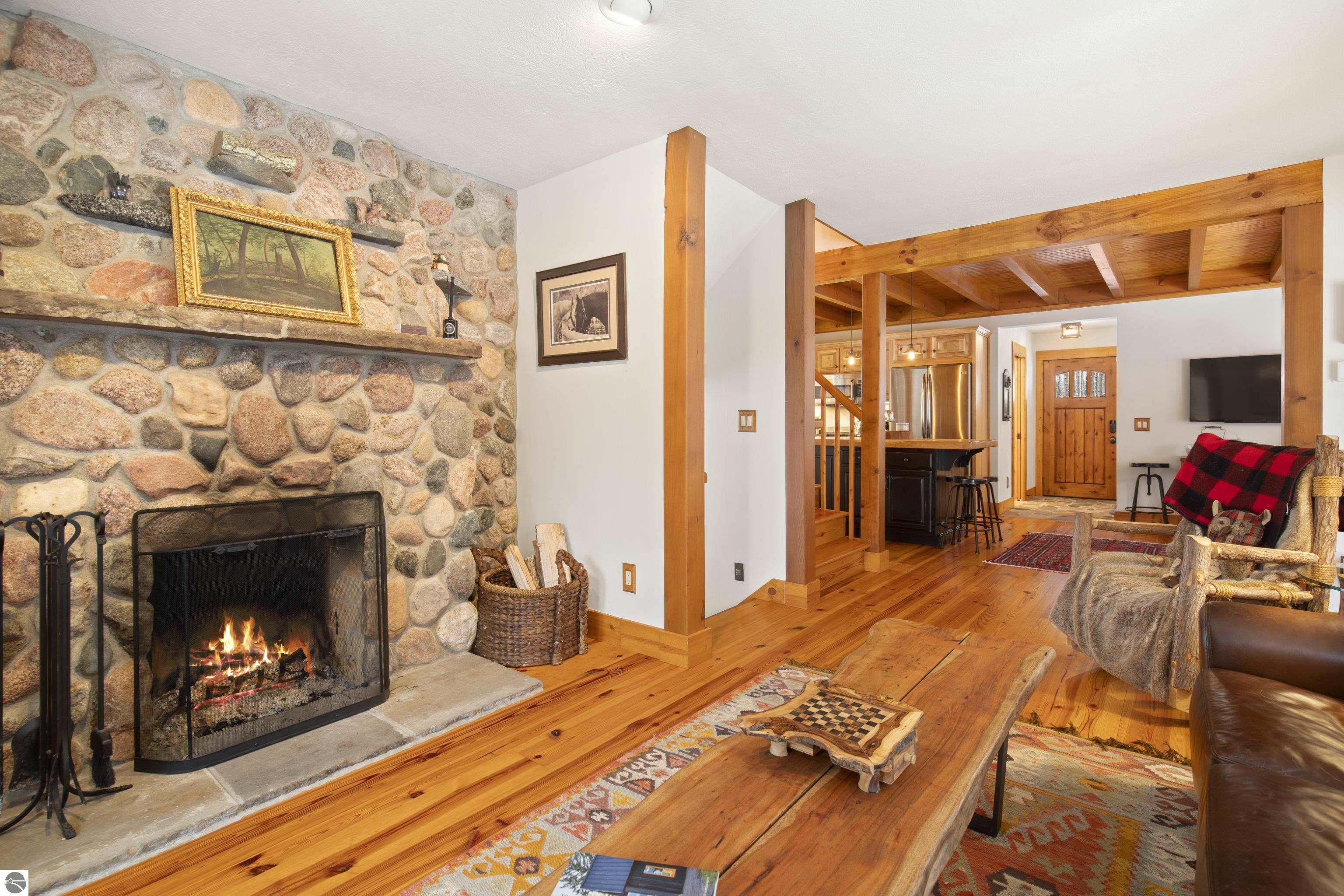 18396 Pine Ridge Way