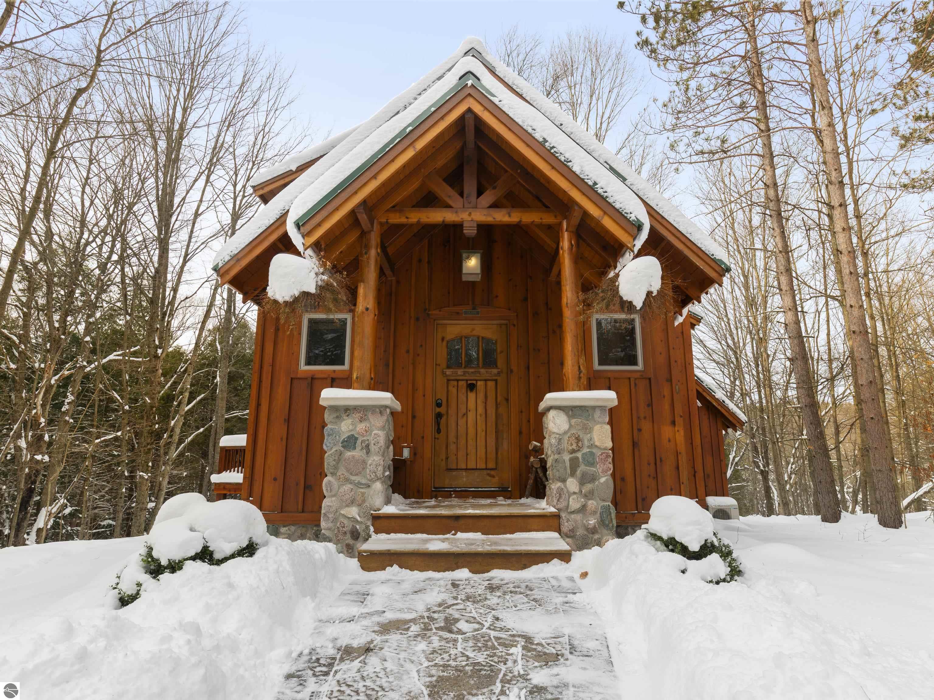 18396 Pine Ridge Way