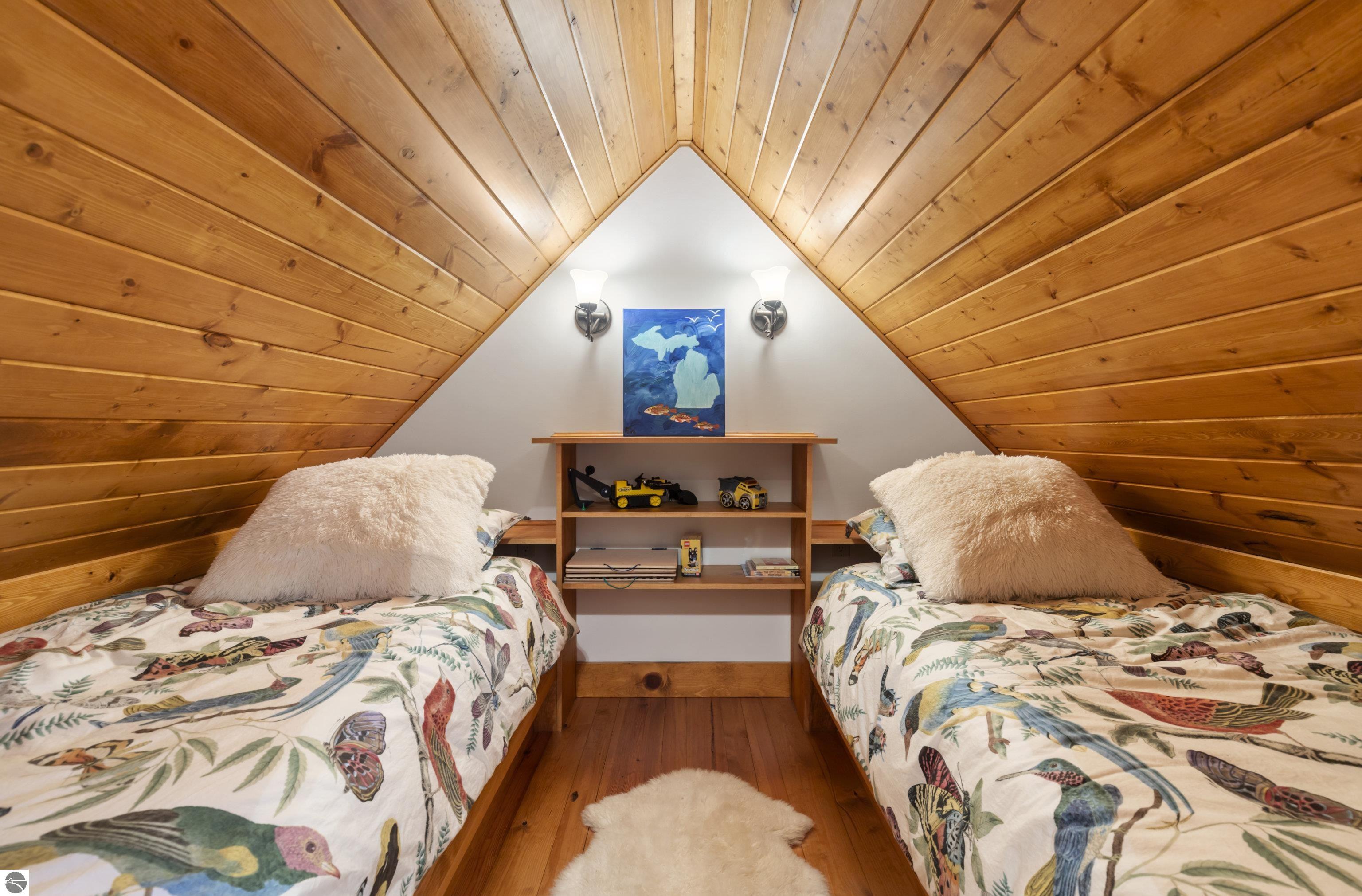 18396 Pine Ridge Way