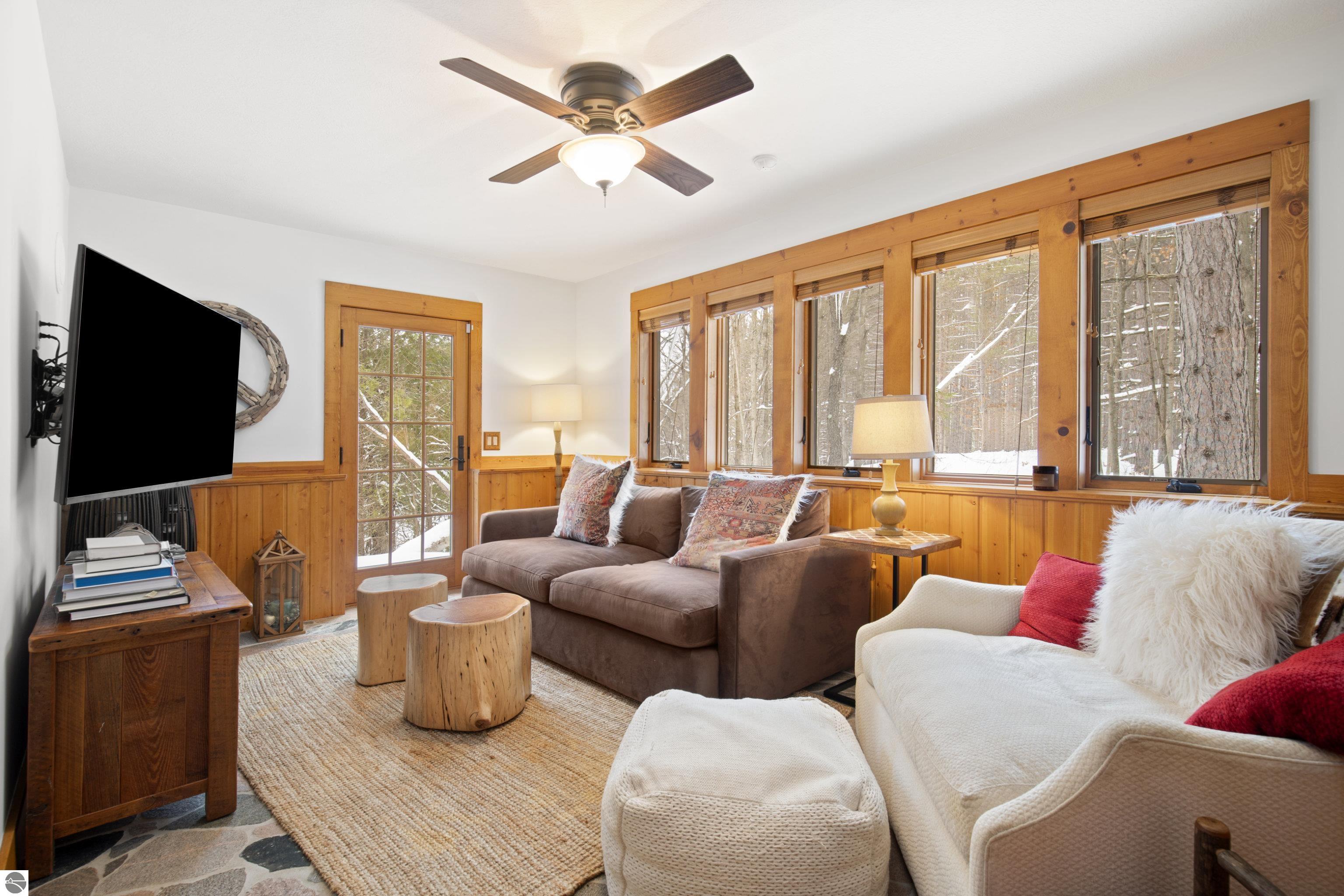 18396 Pine Ridge Way