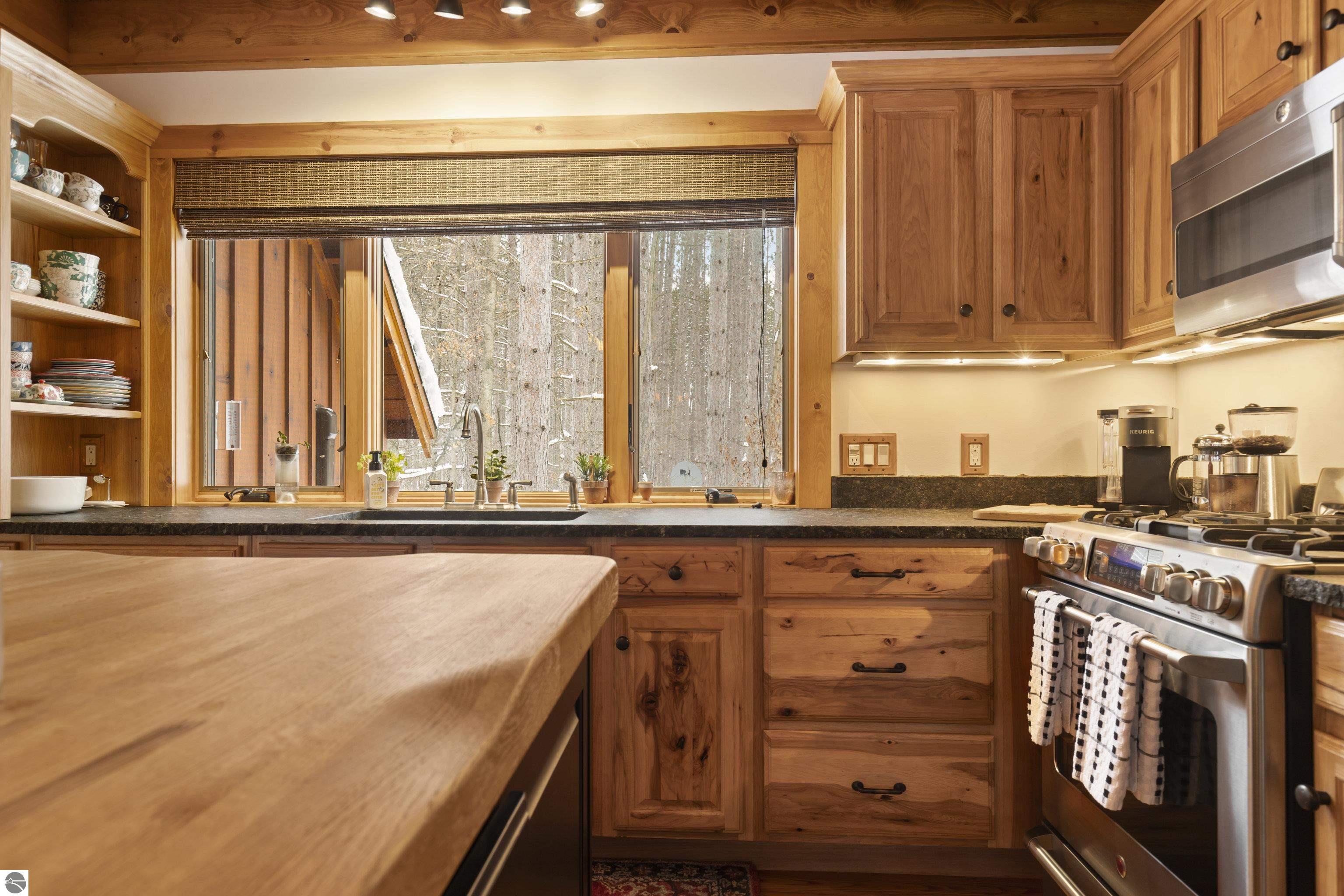 18396 Pine Ridge Way