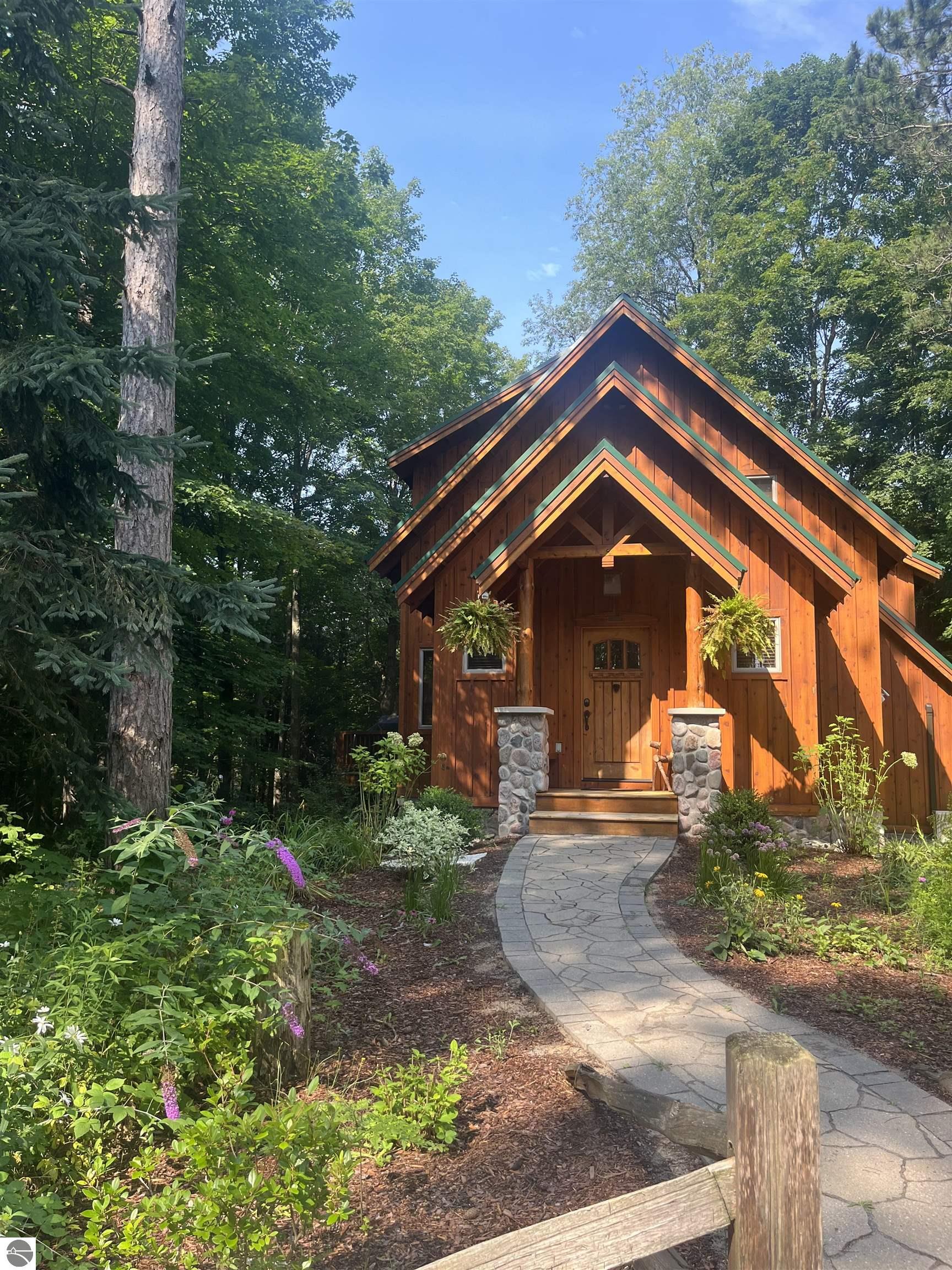 18396 Pine Ridge Way