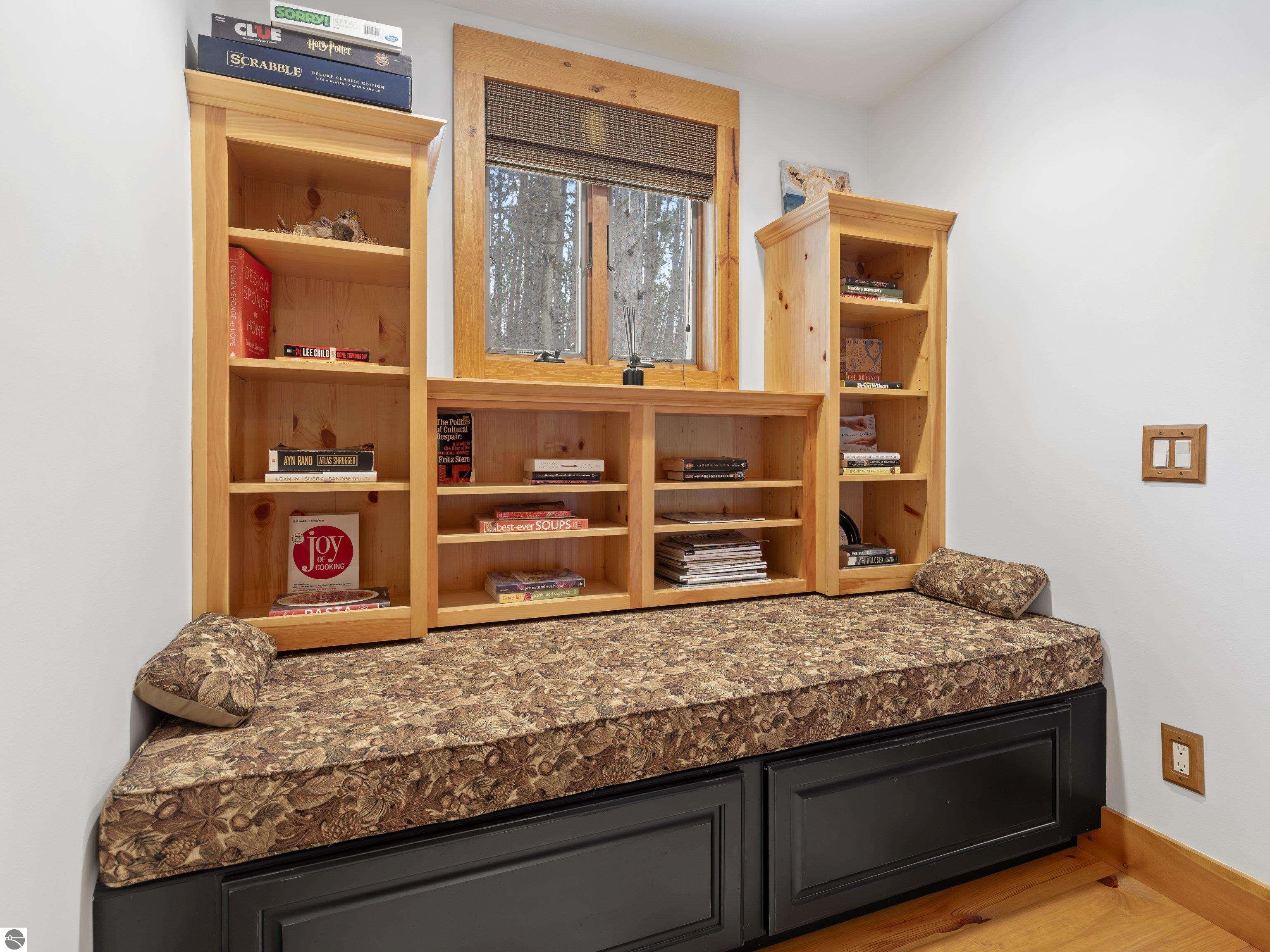 18396 Pine Ridge Way