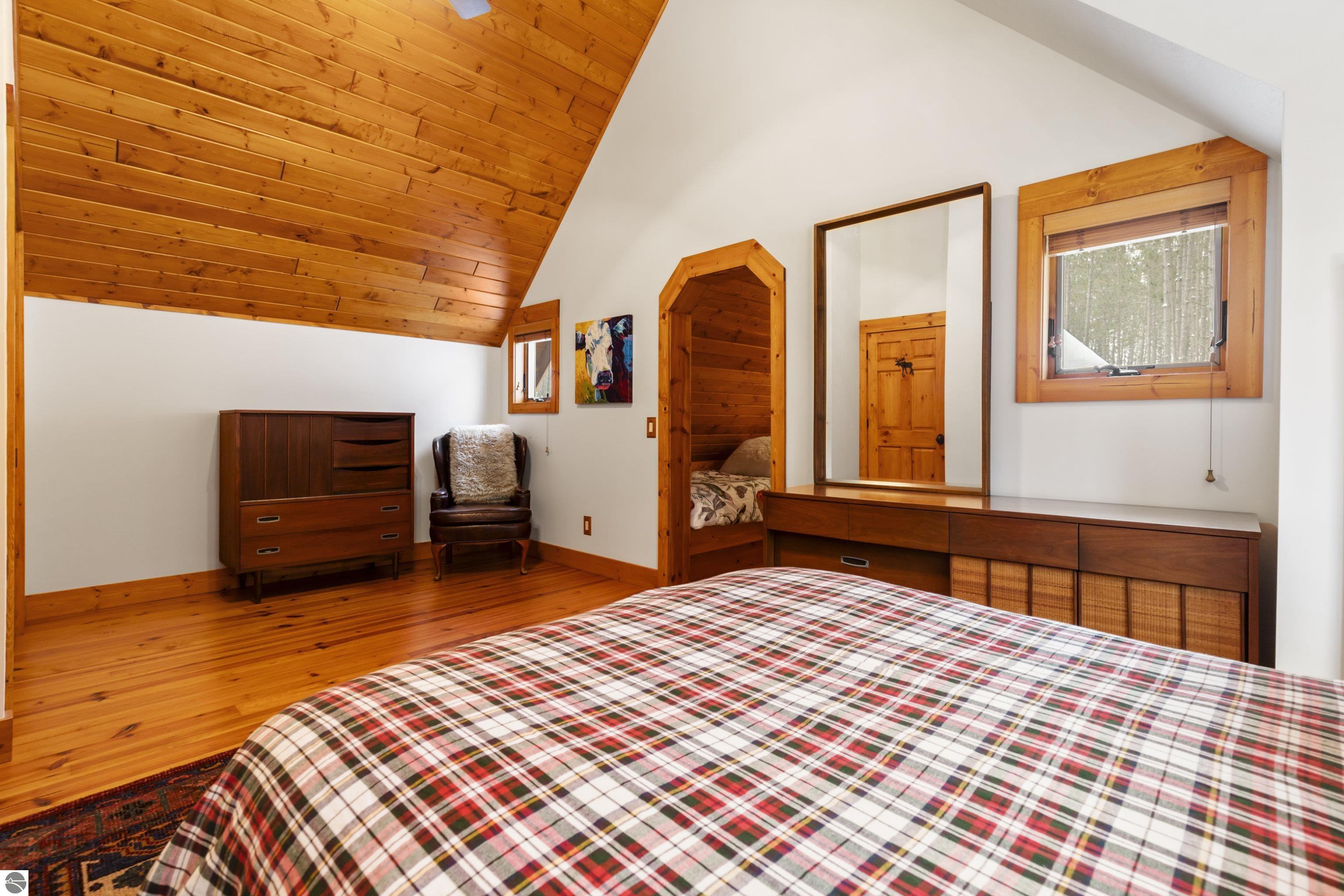 18396 Pine Ridge Way