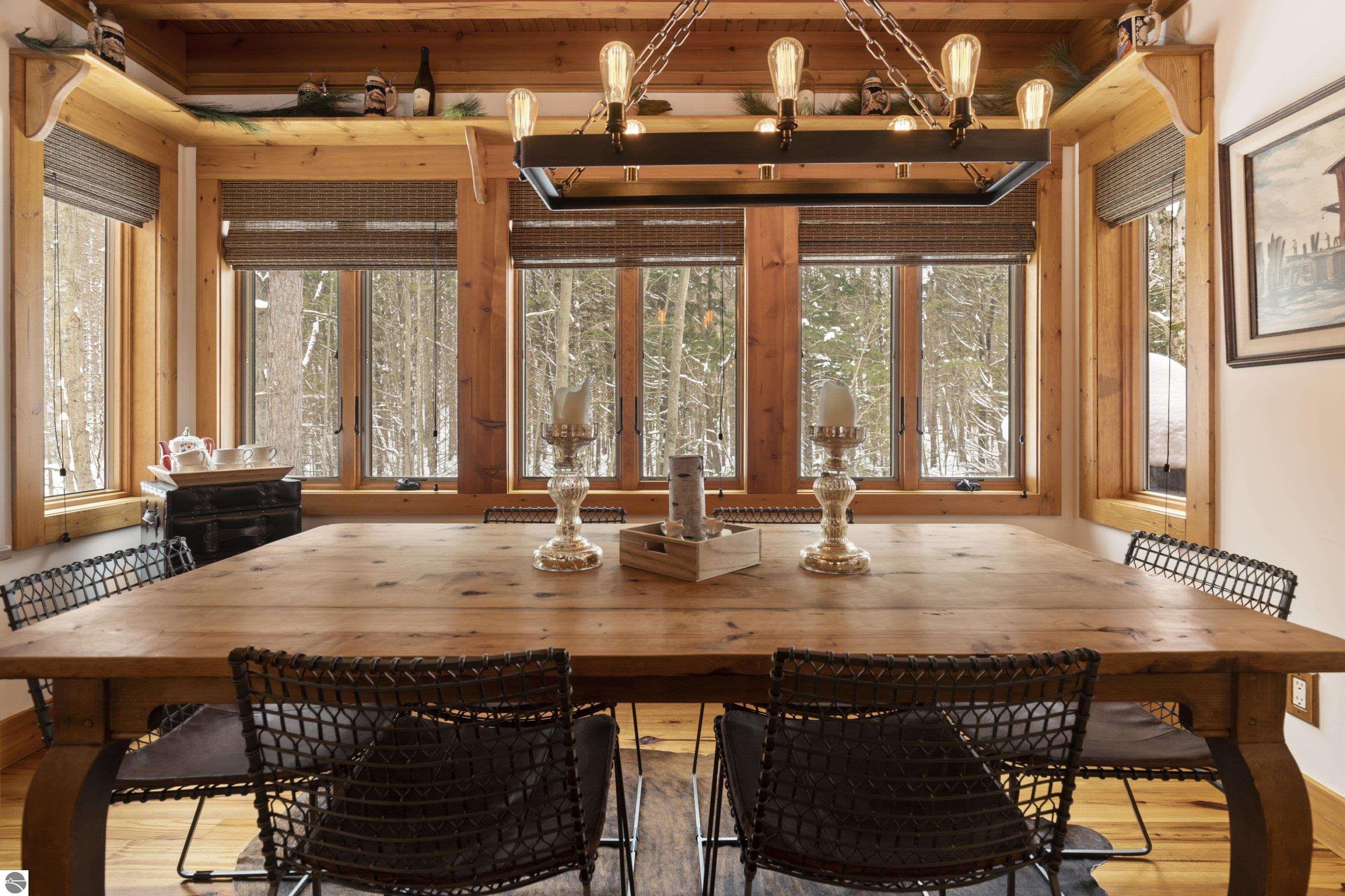 18396 Pine Ridge Way