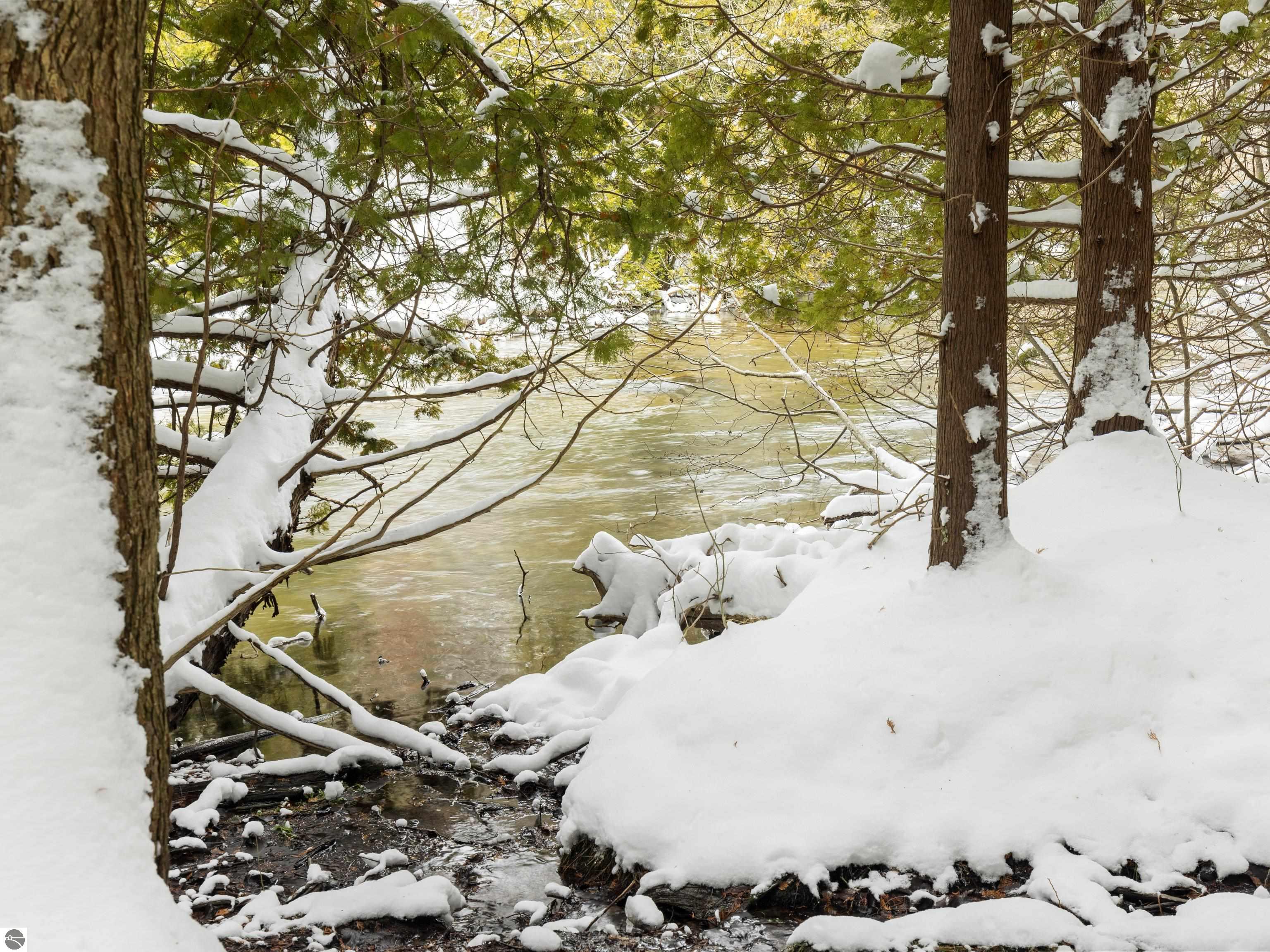 18396 Pine Ridge Way