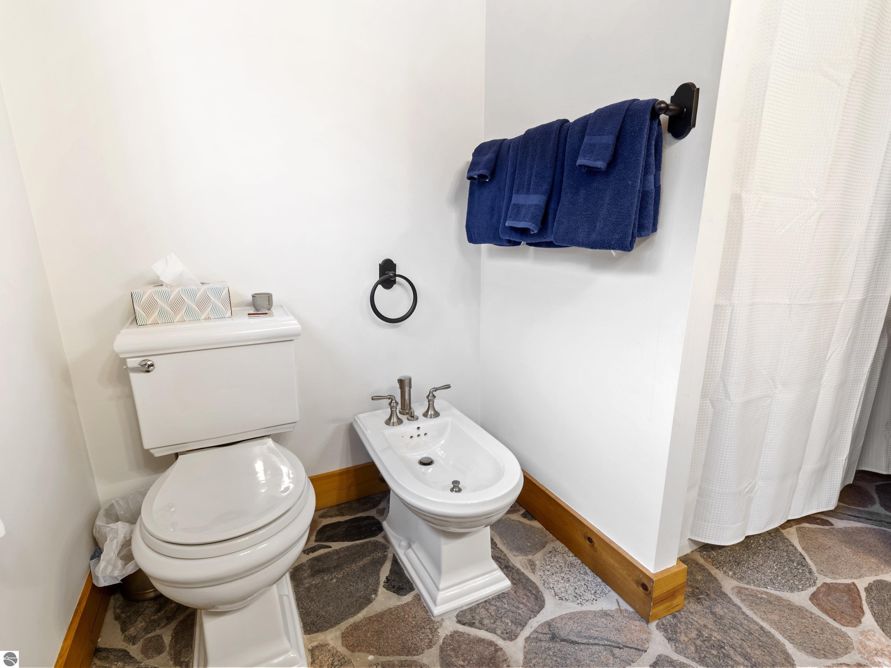 18396 Pine Ridge Way