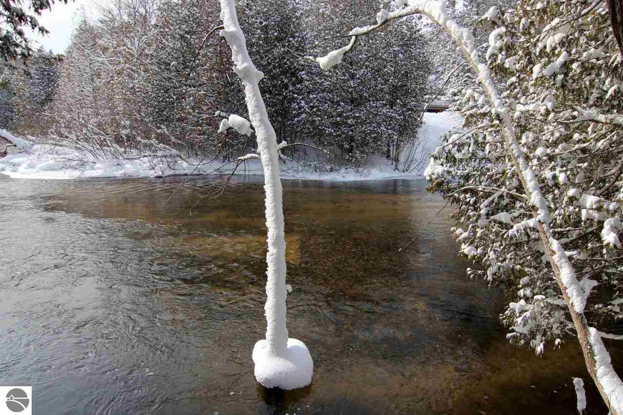 18396 Pine Ridge Way