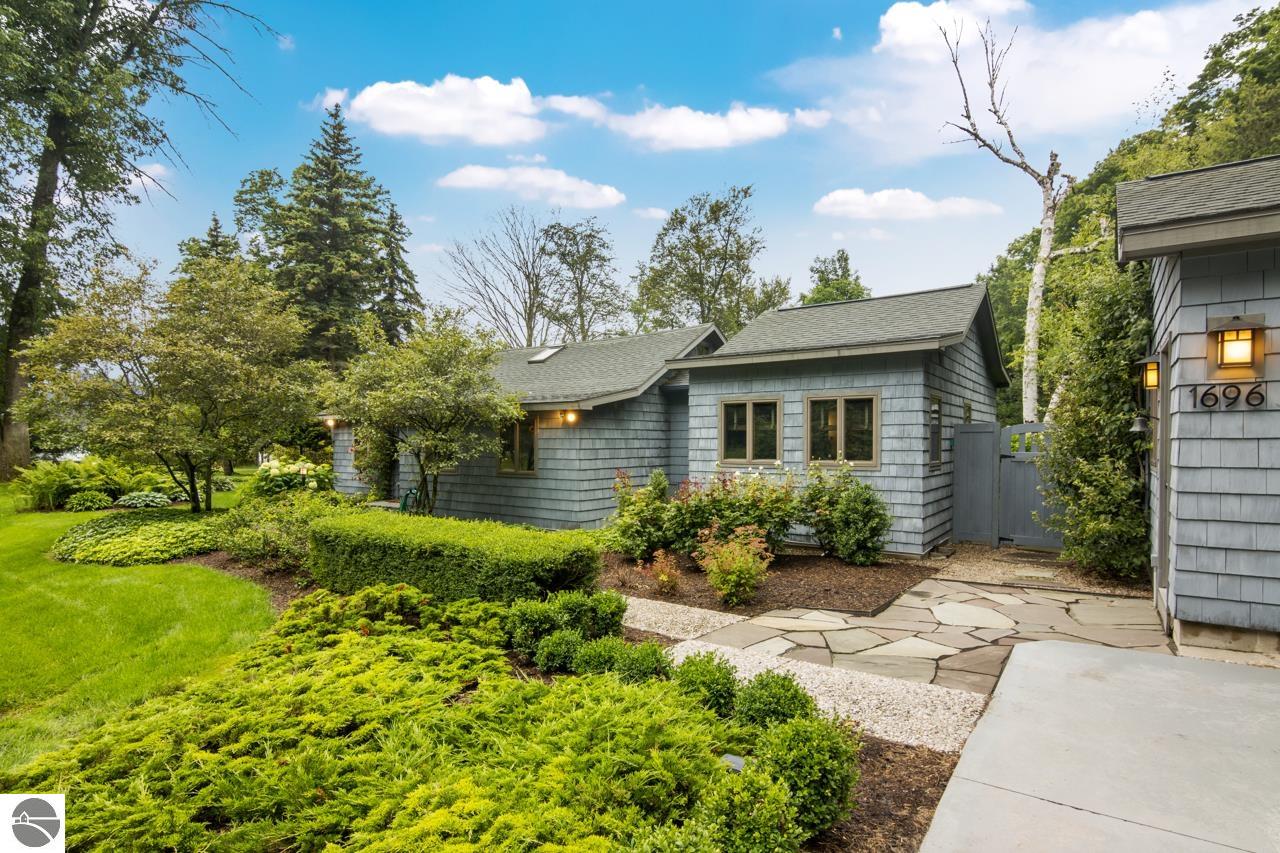 1696 Nichols Road