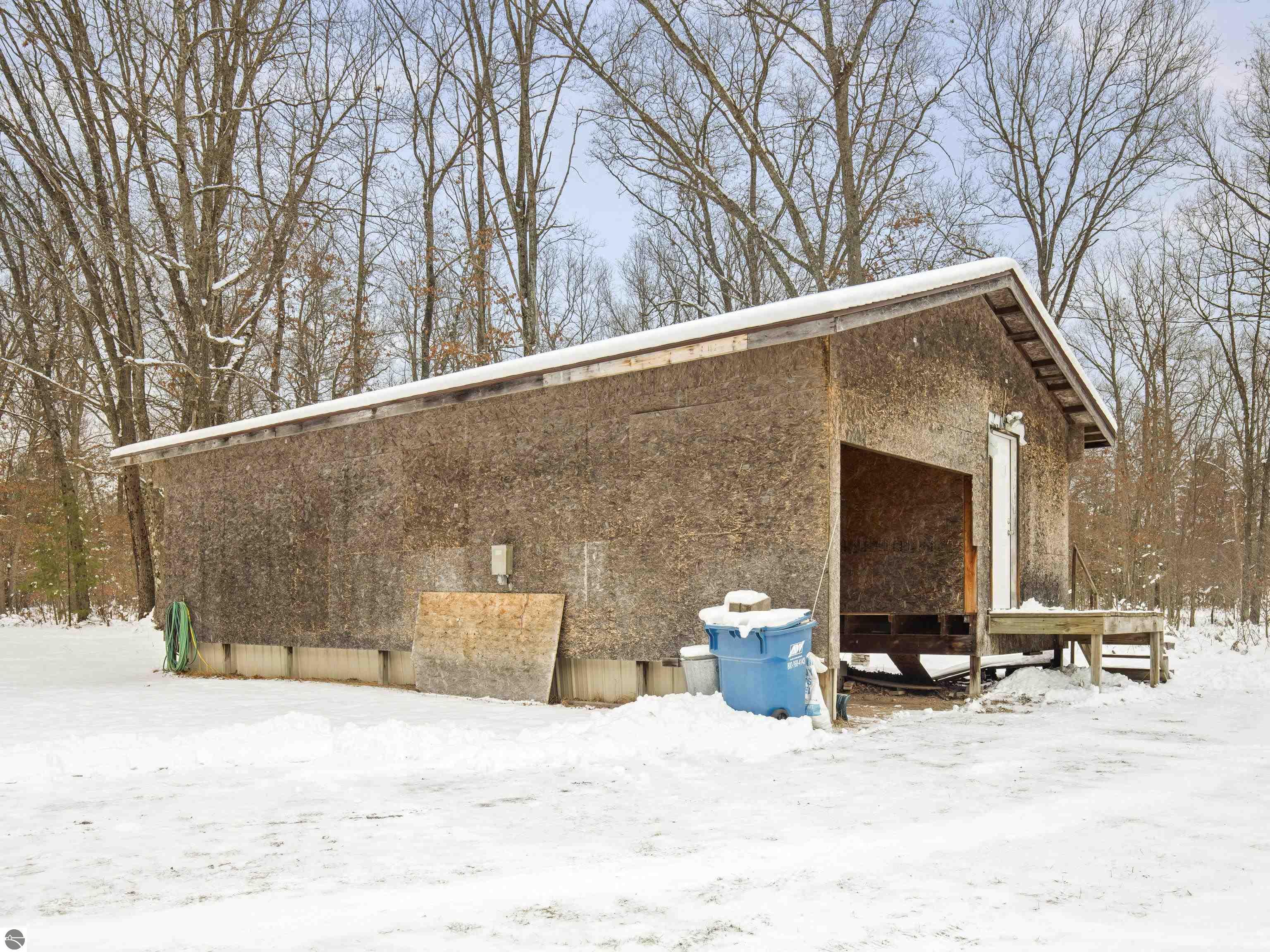 7547 W 7 Mile Road
