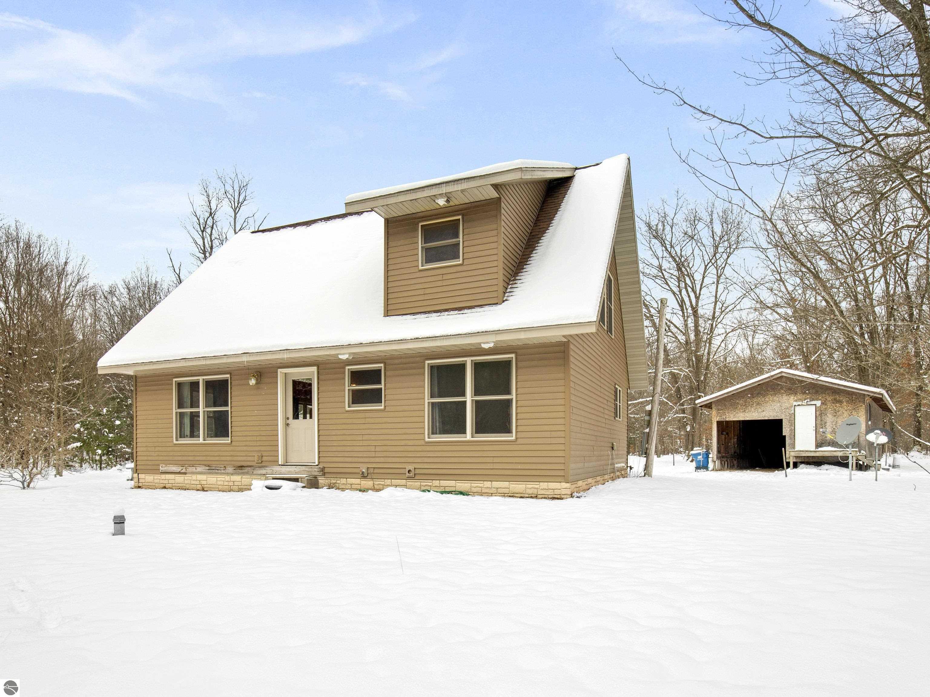 7547 W 7 Mile Road