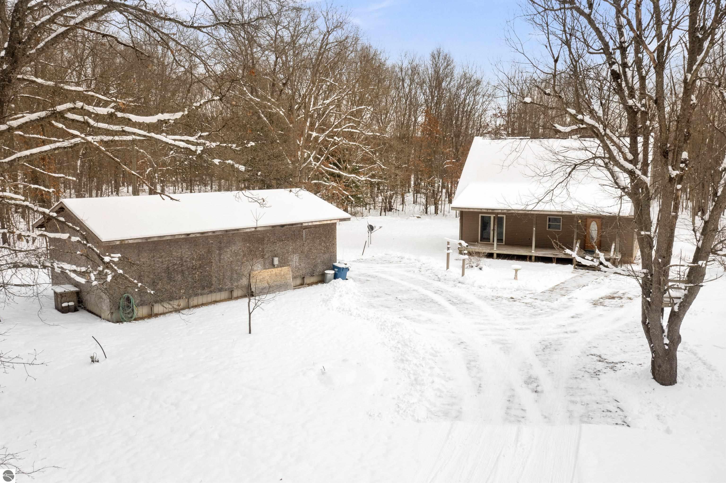 7547 W 7 Mile Road