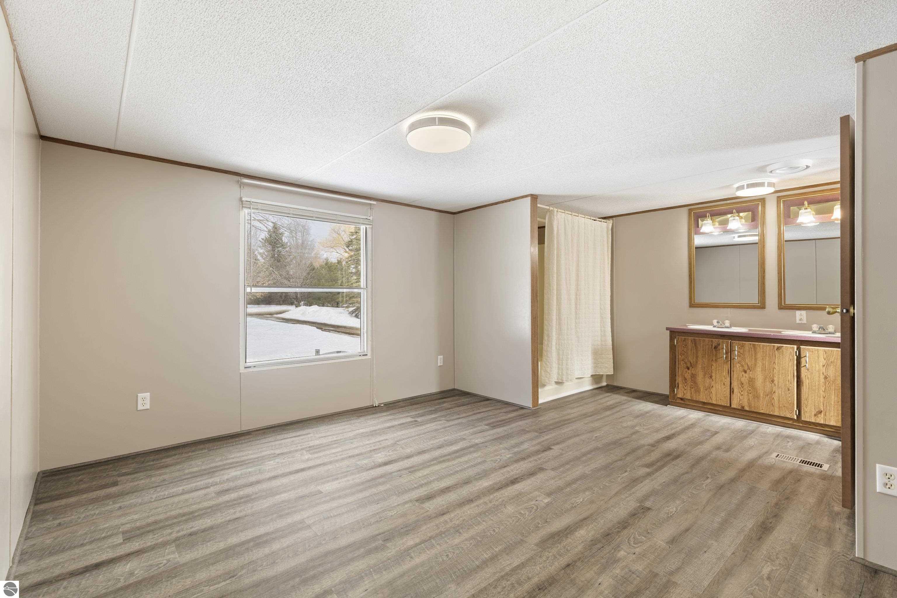 7695 Hoadley Road