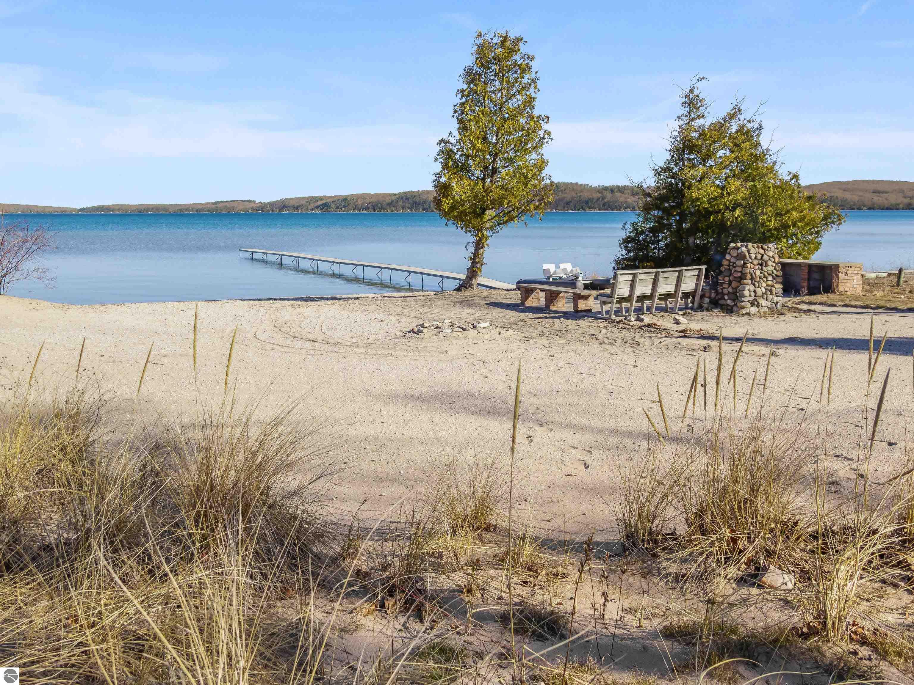 4512 Mollineaux Road