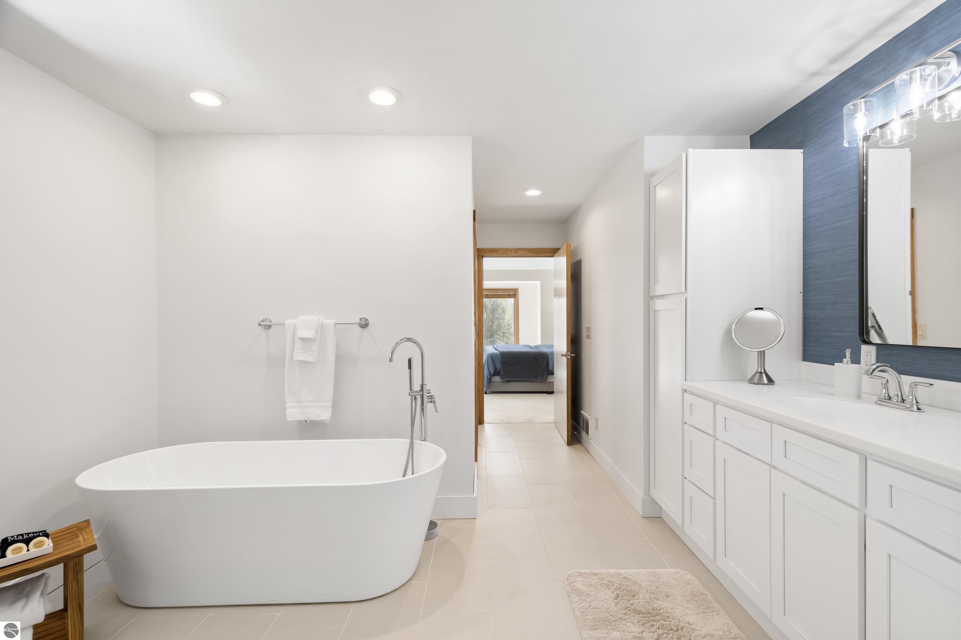 4512 Mollineaux Road