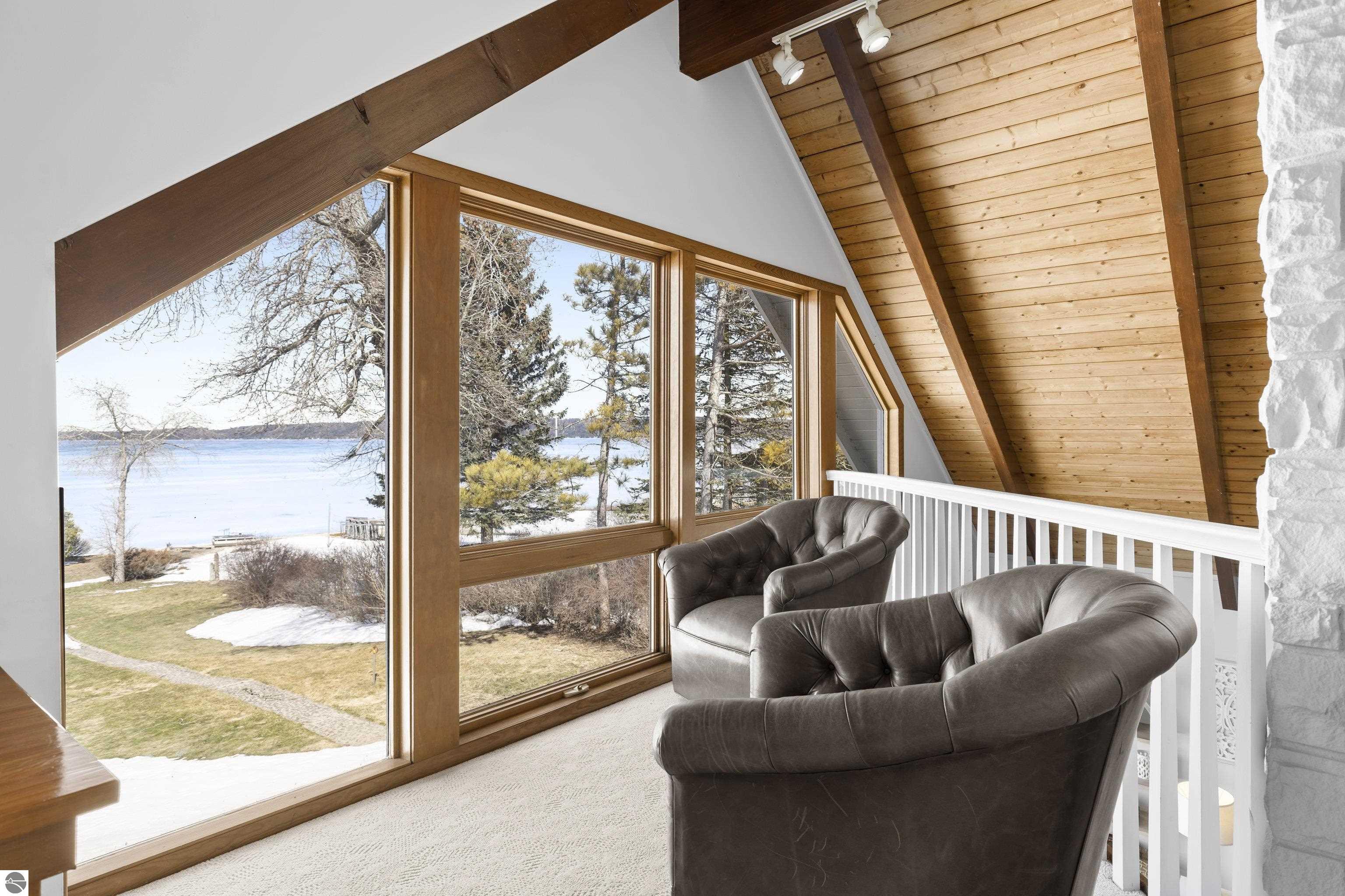 4512 Mollineaux Road