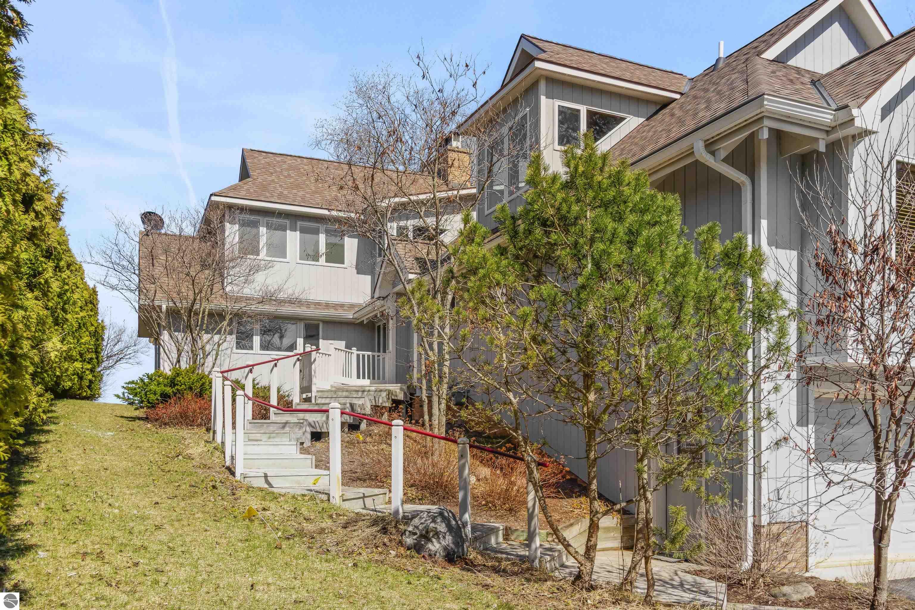 4512 Mollineaux Road