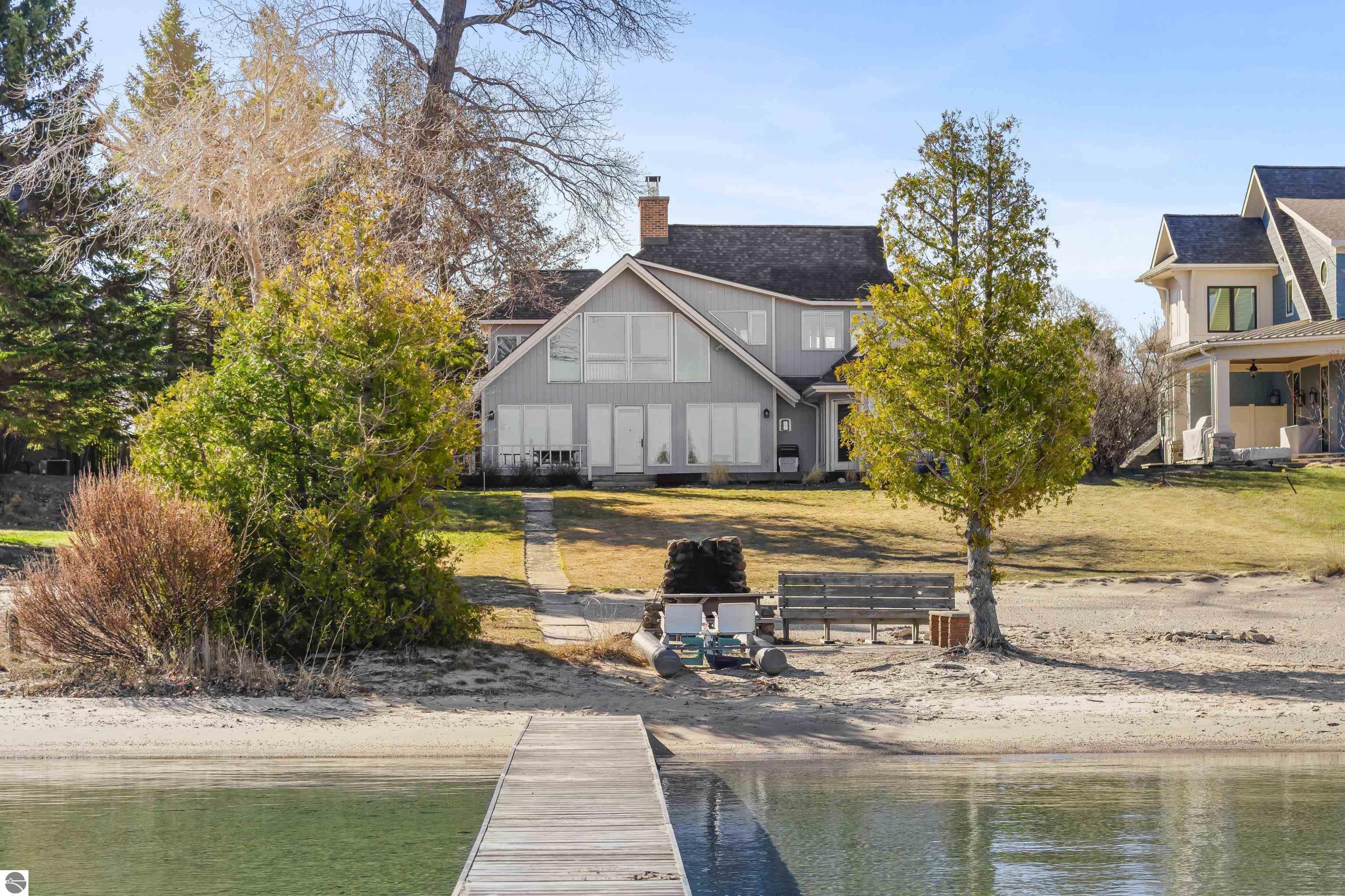 4512 Mollineaux Road