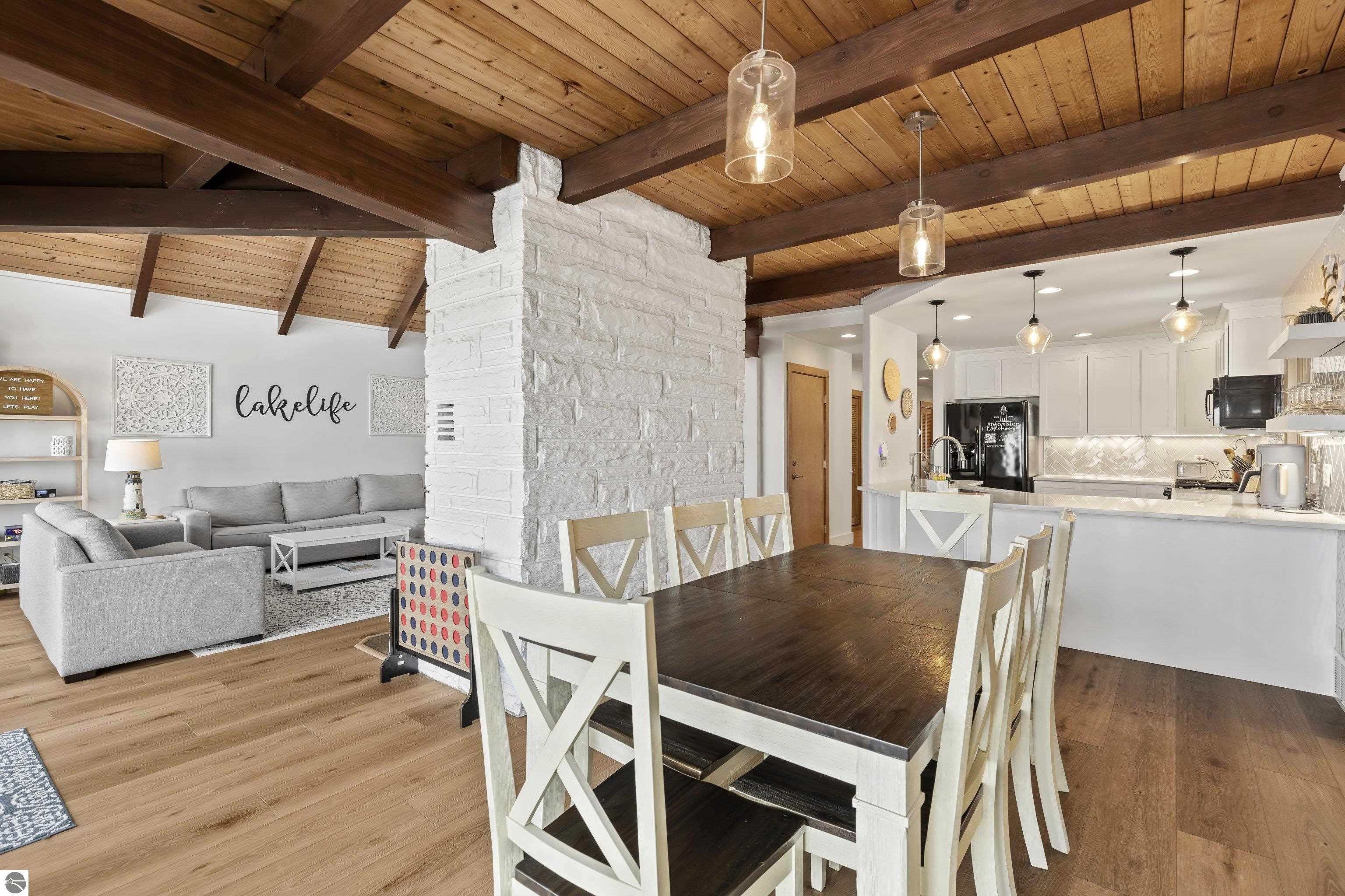 4512 Mollineaux Road