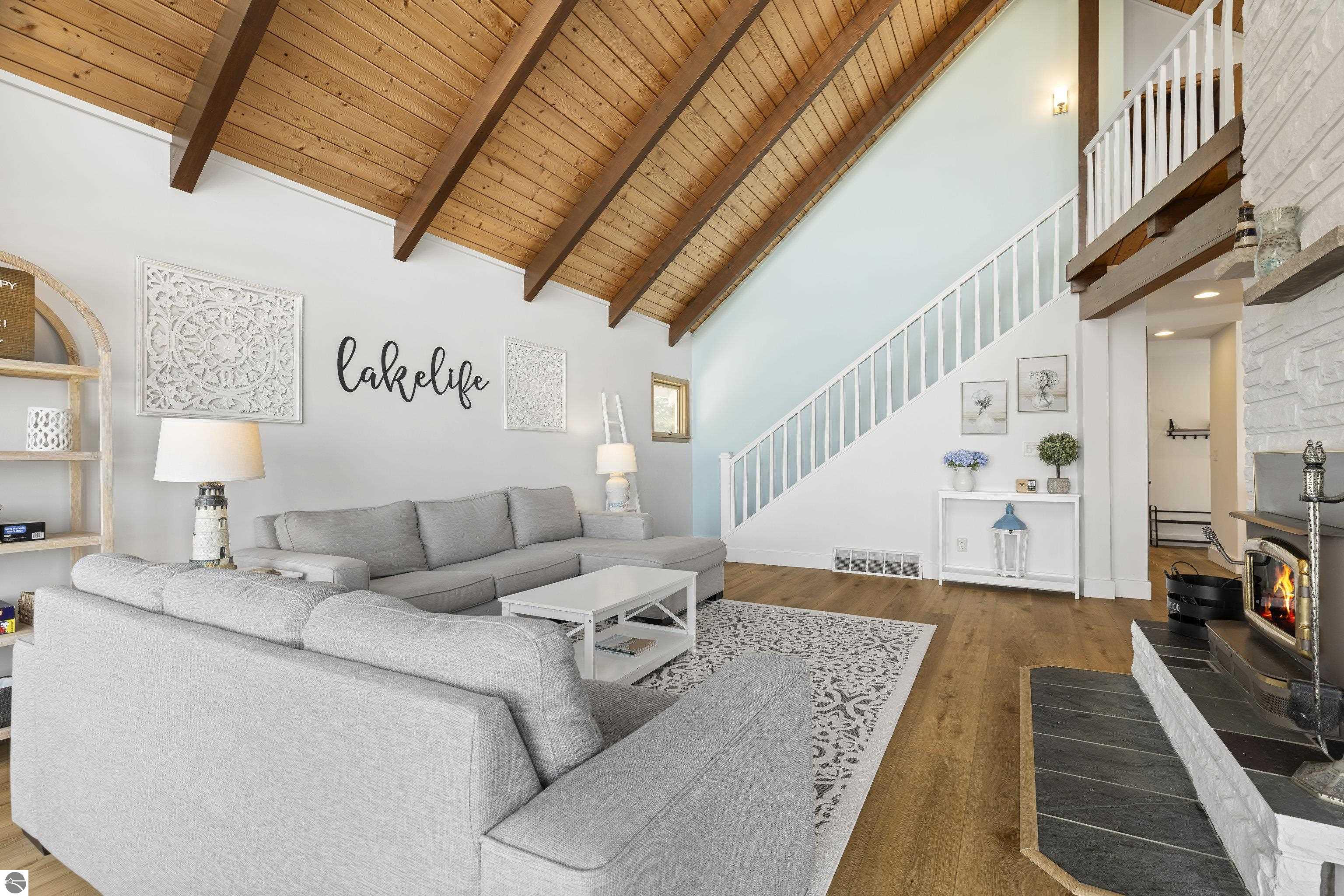 4512 Mollineaux Road