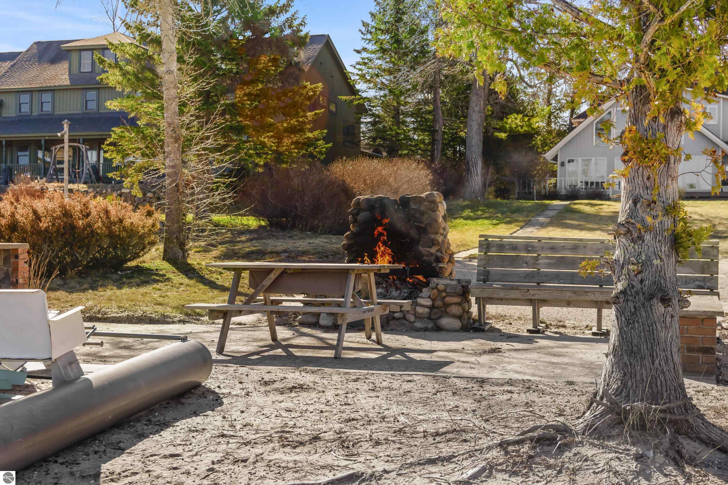 4512 Mollineaux Road