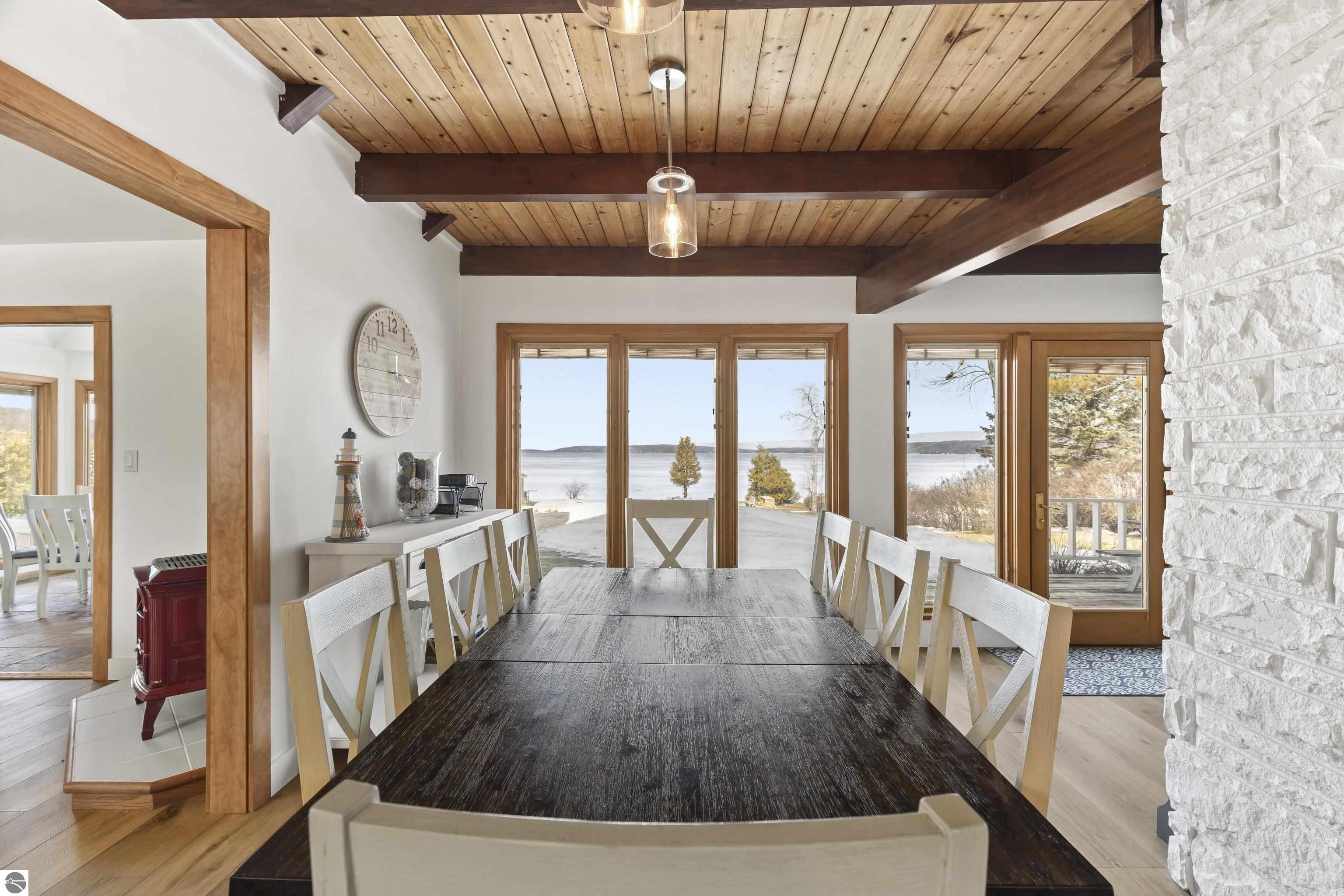 4512 Mollineaux Road