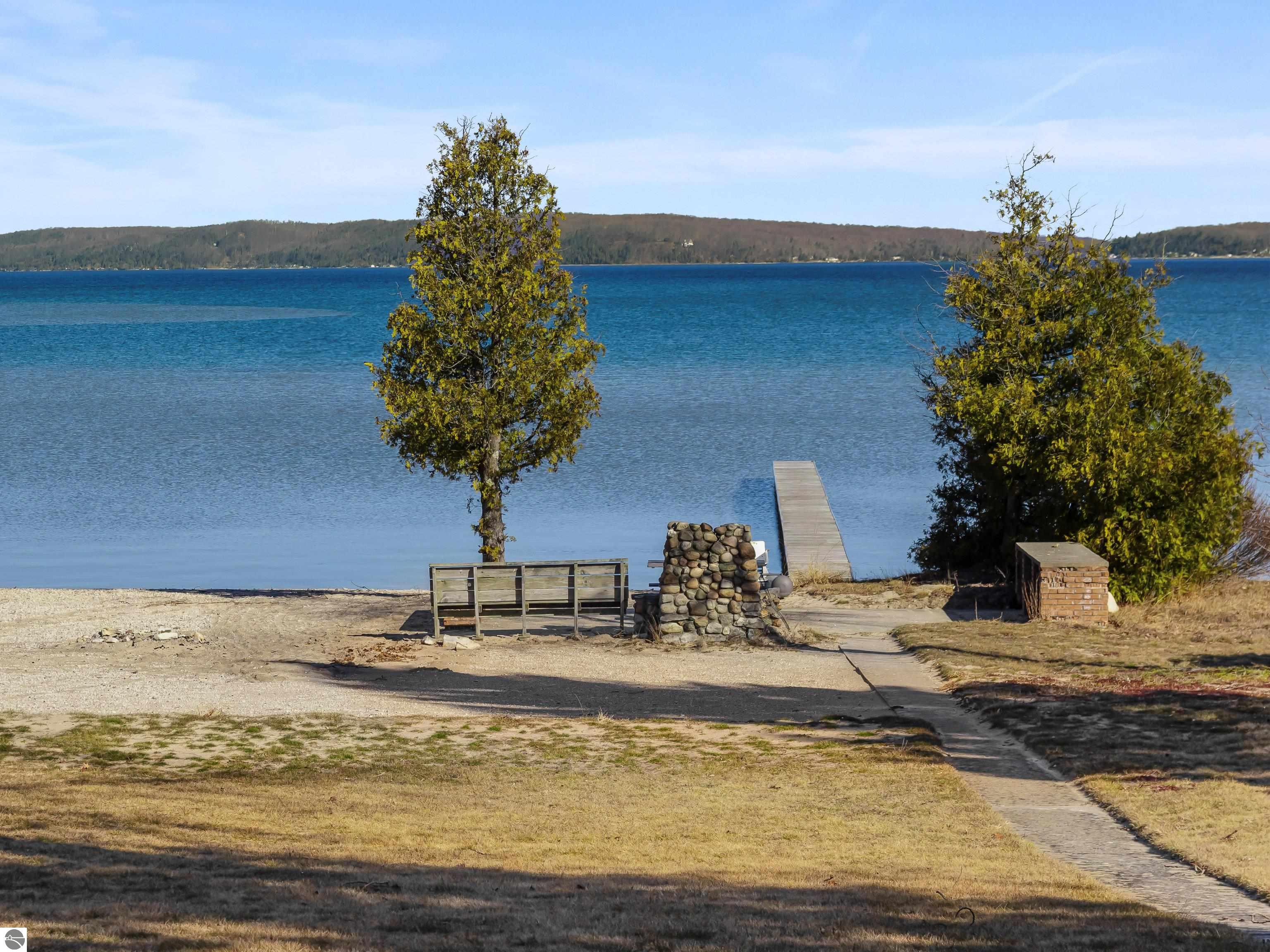 4512 Mollineaux Road