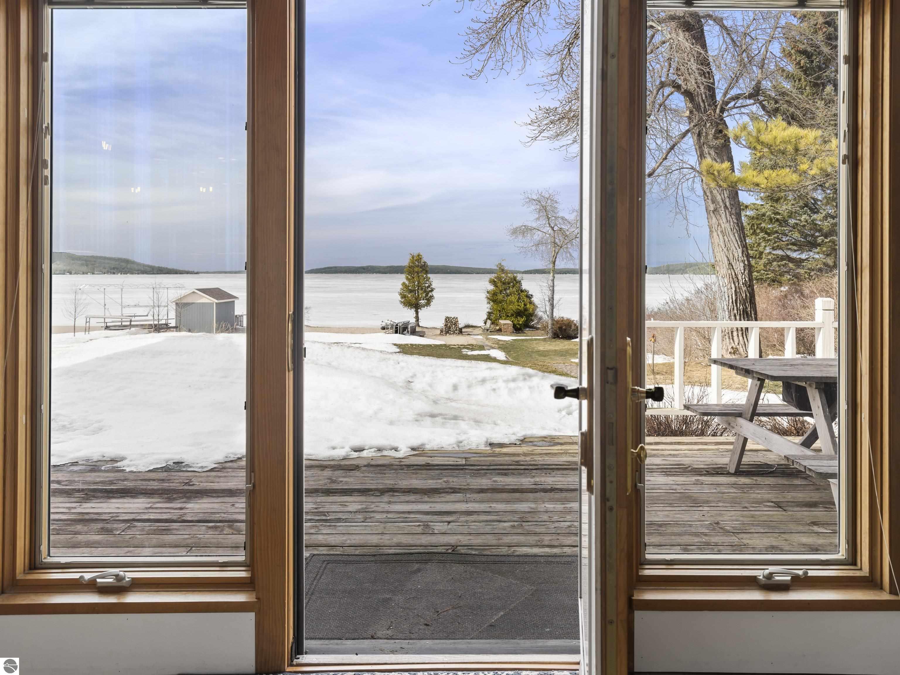 4512 Mollineaux Road