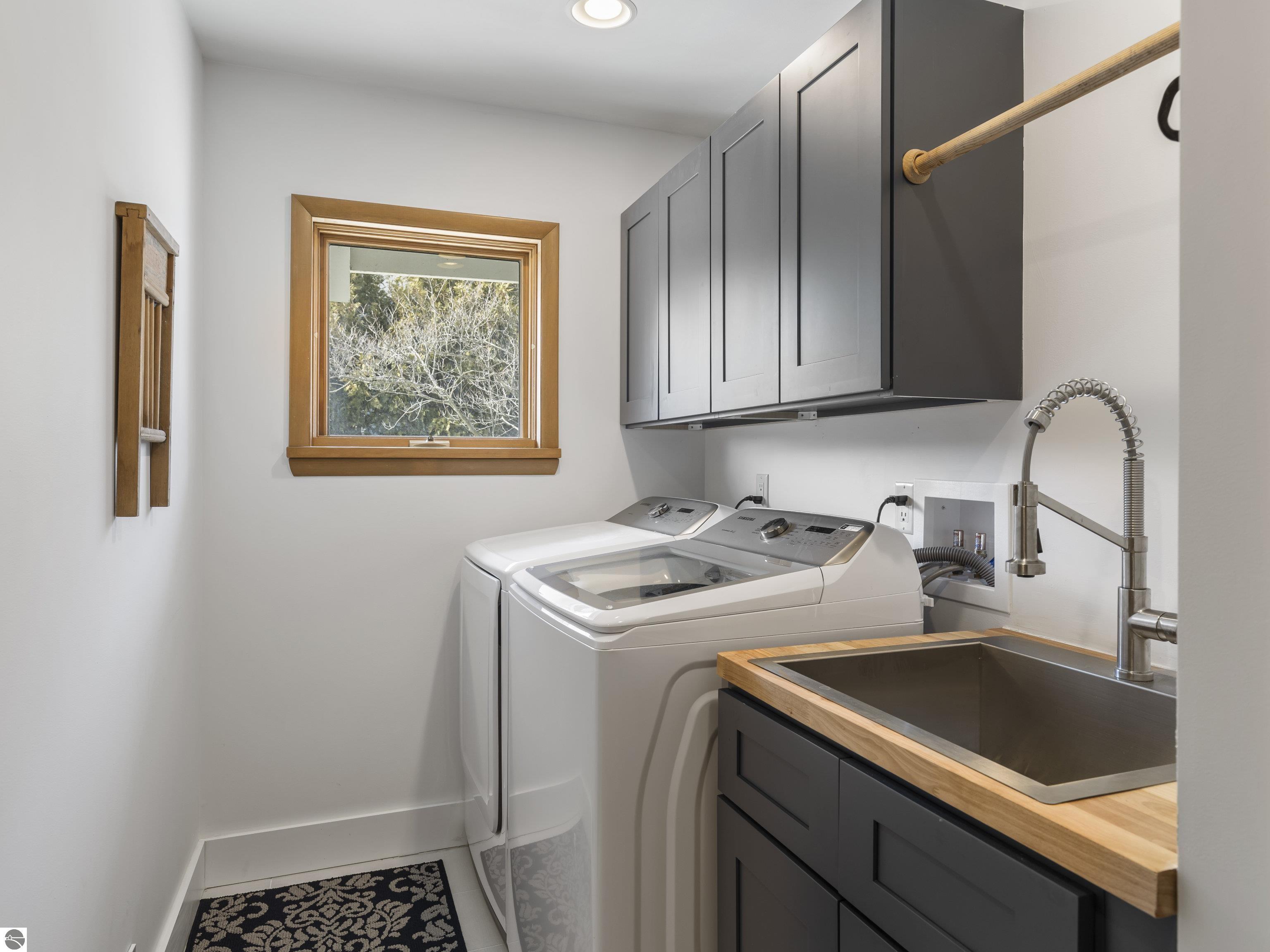 4512 Mollineaux Road