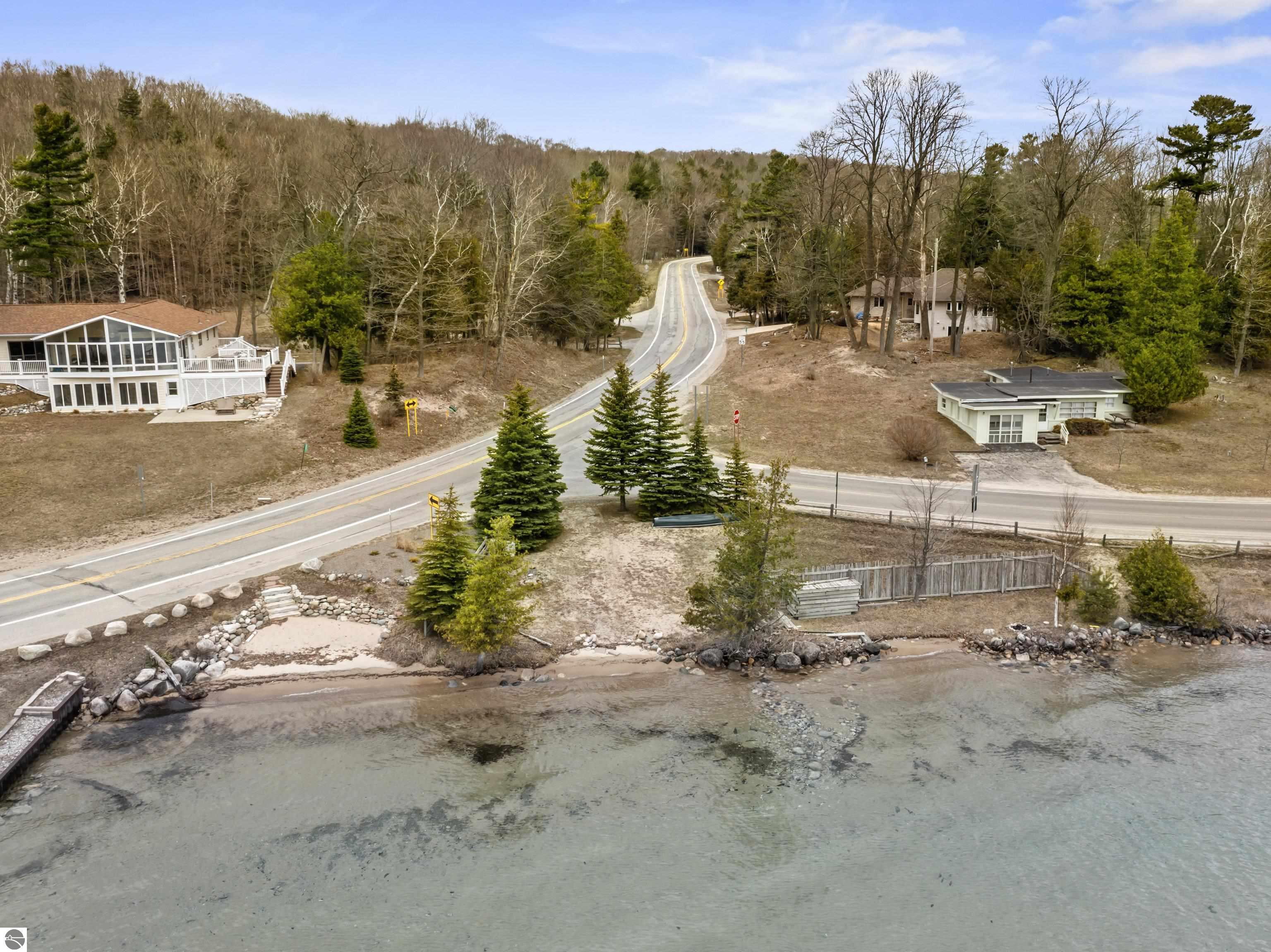 3865 N Scenic Highway