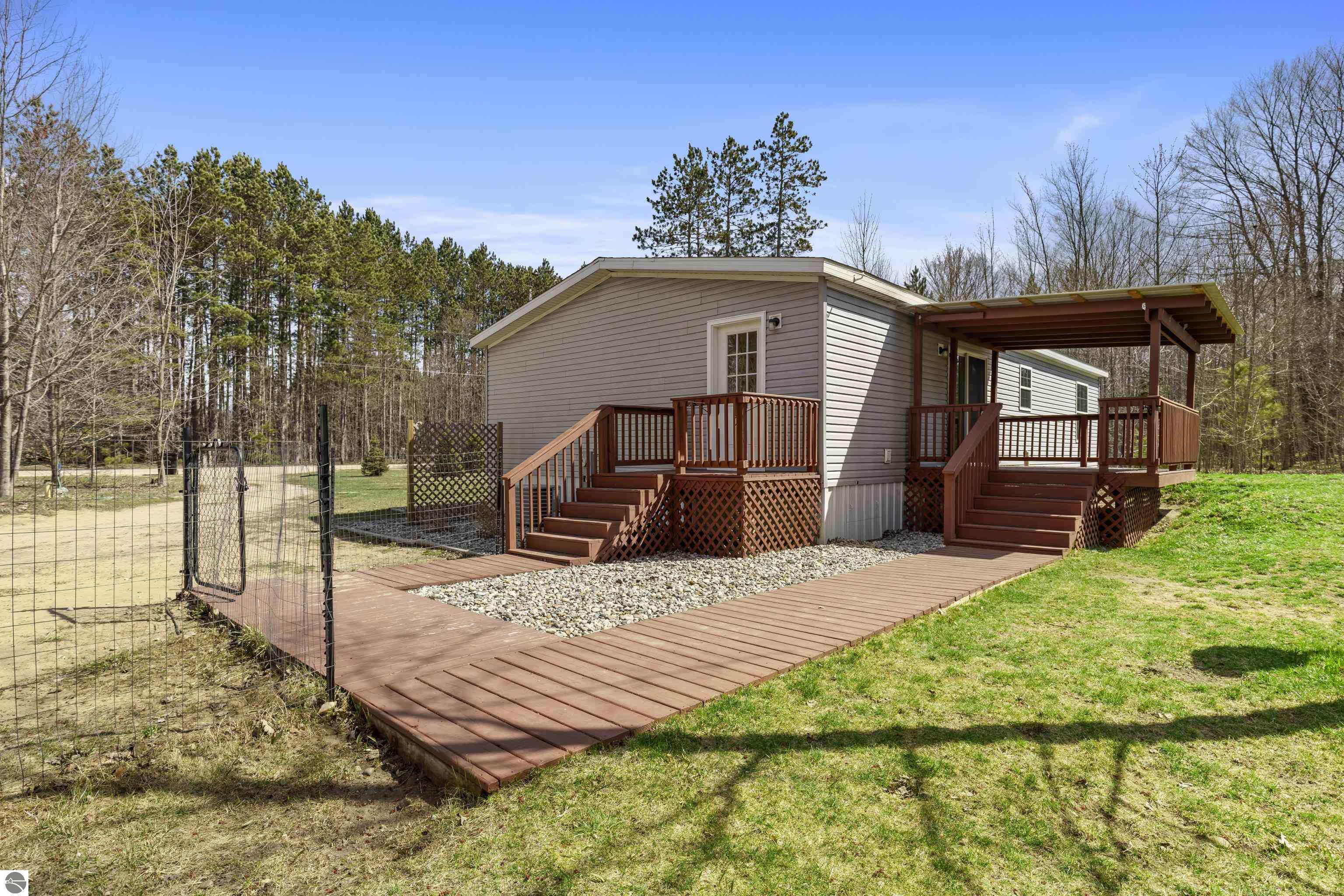 14141 Woods Trail
