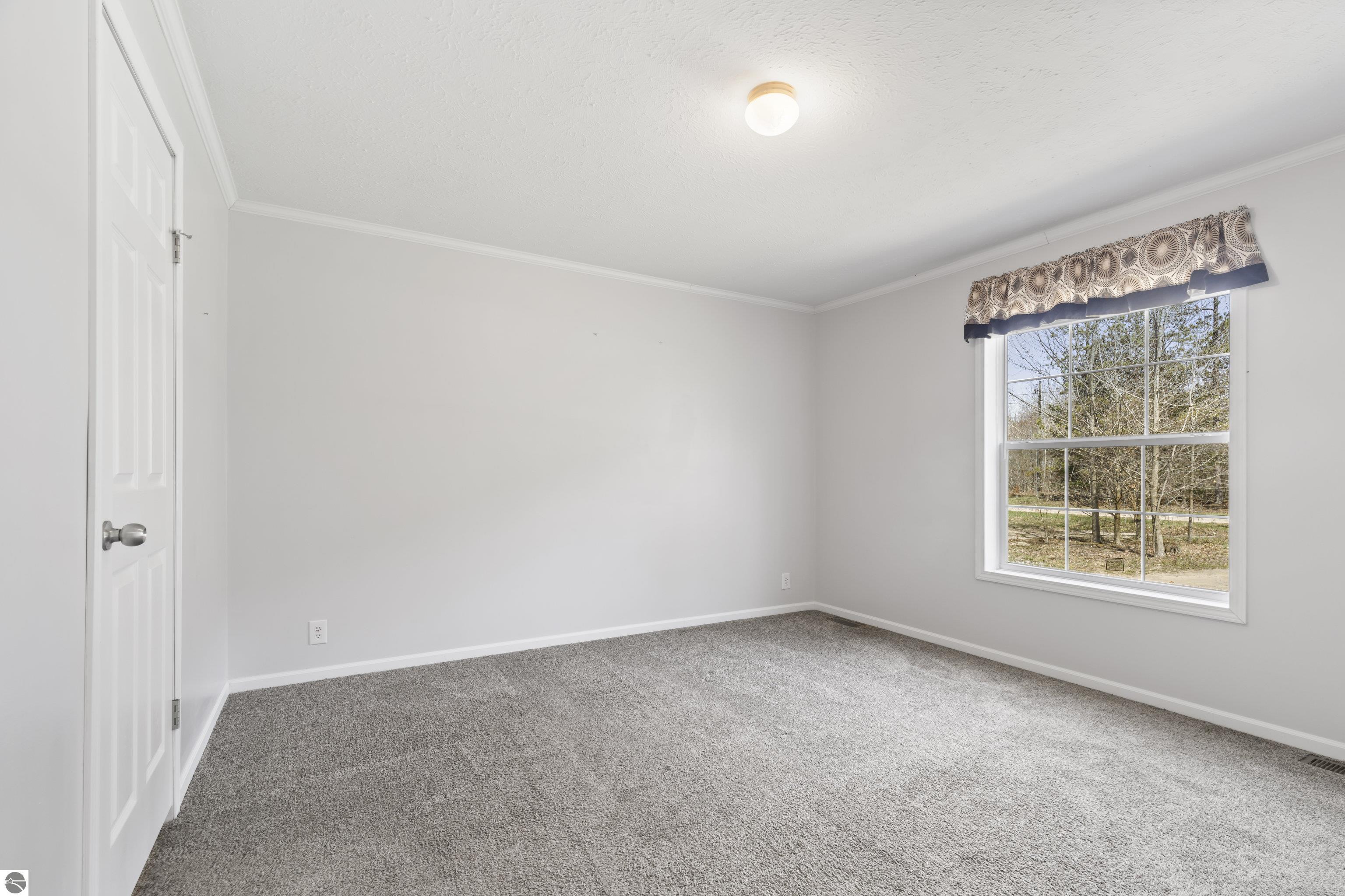 14141 Woods Trail