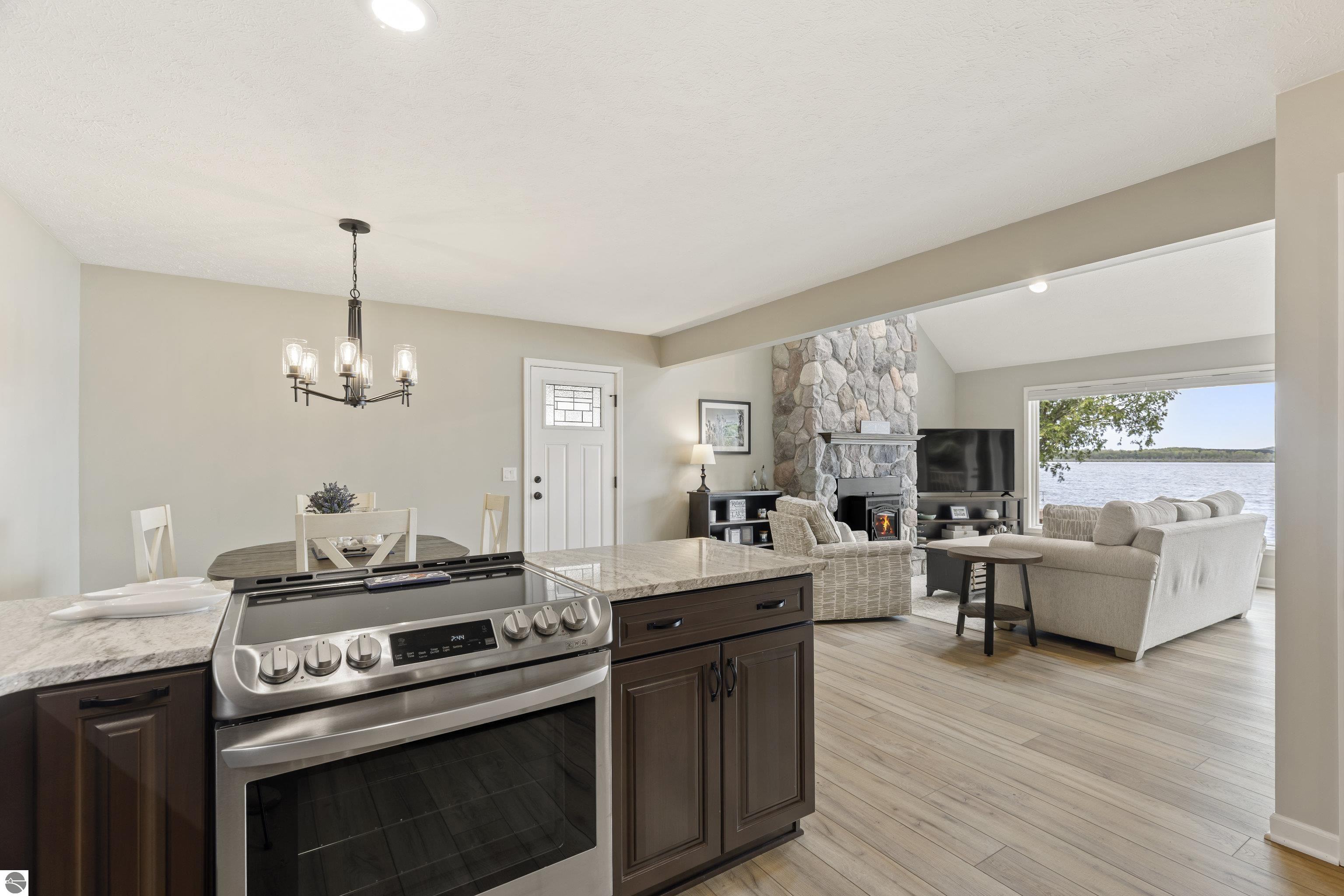 5384 Indian Trail