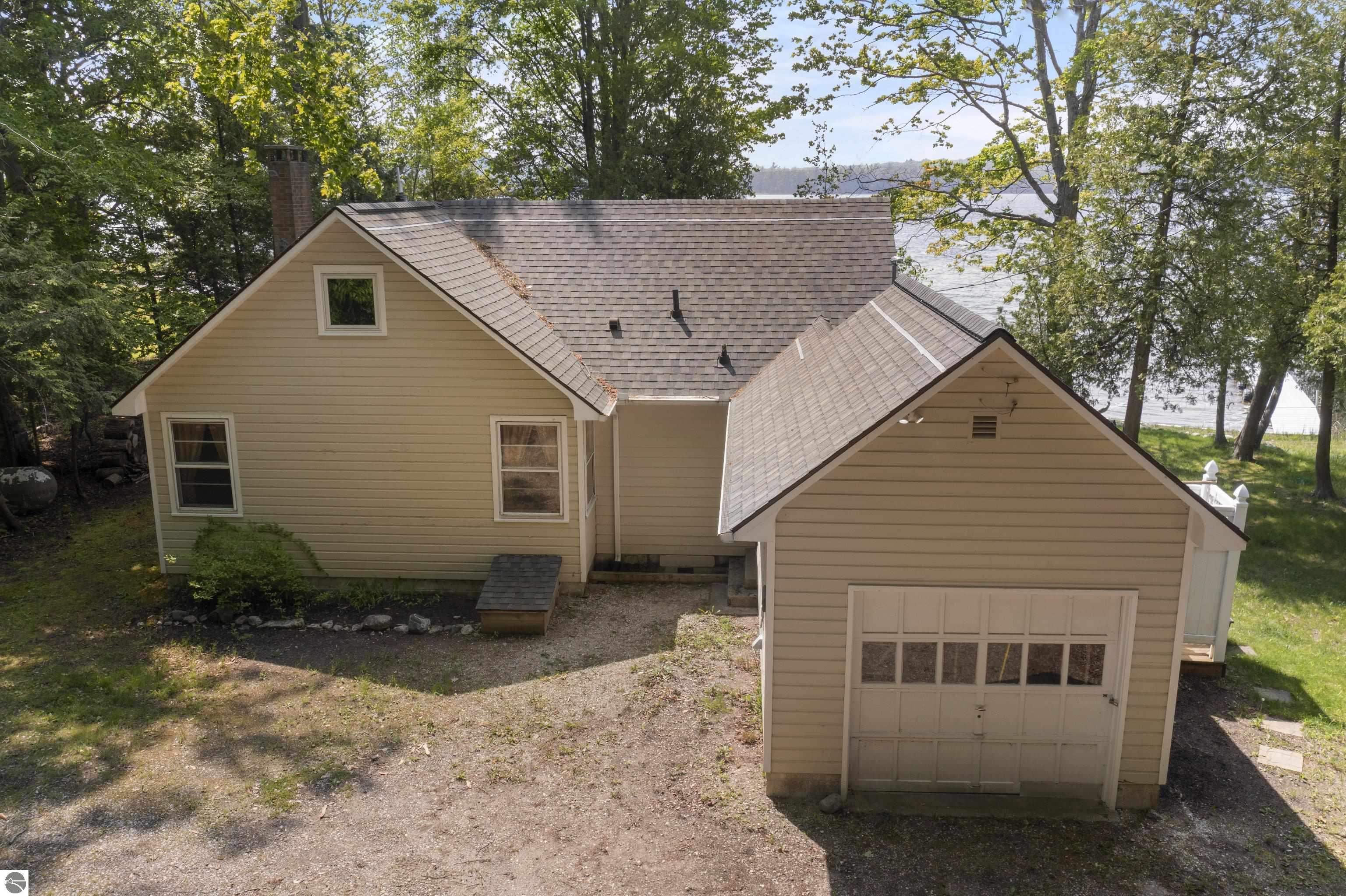 5002 Herring Grove
